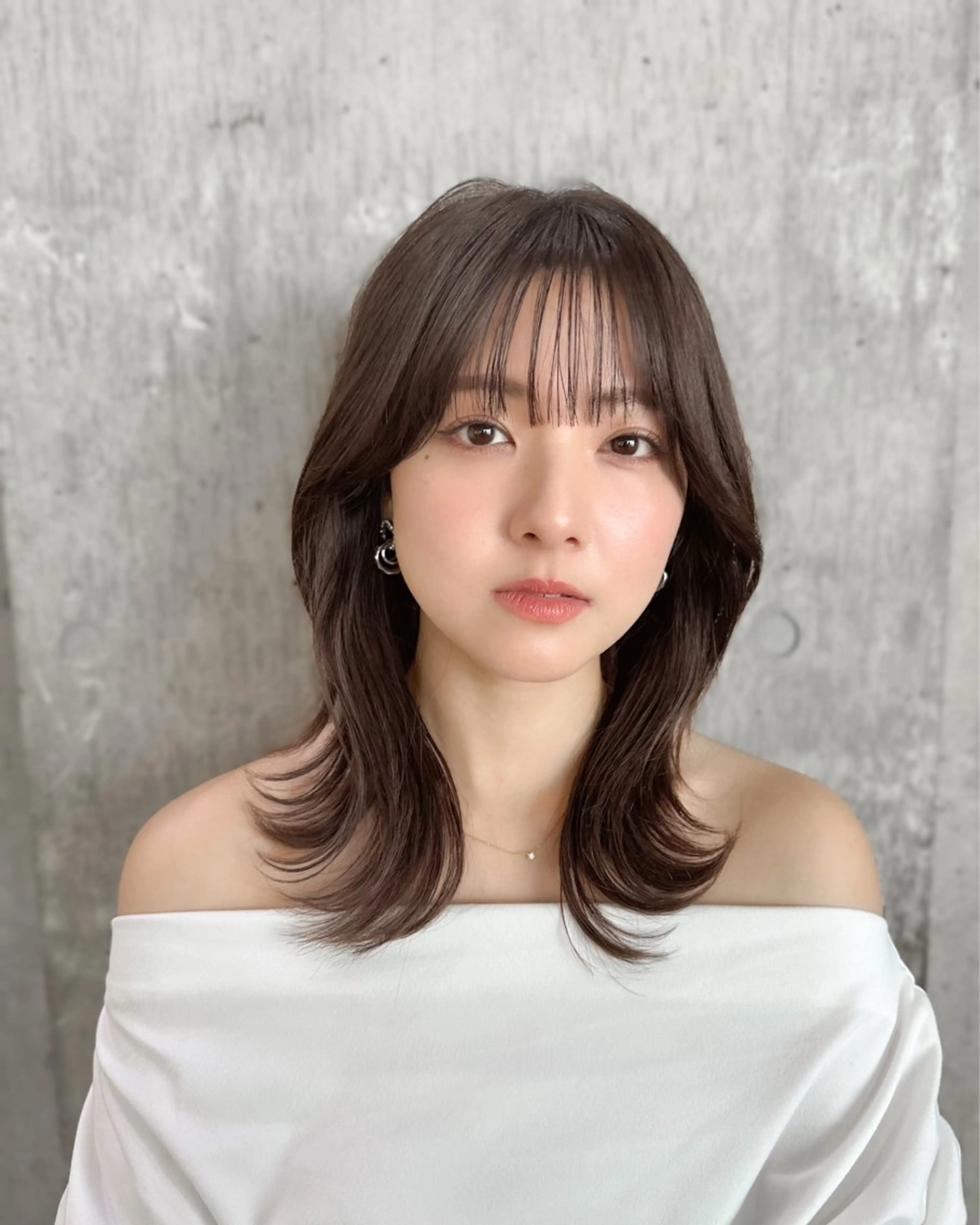 ミディアム カット yelm所属・🫒オリーブカラー ミディアムレイヤー✨のヘアスタイル