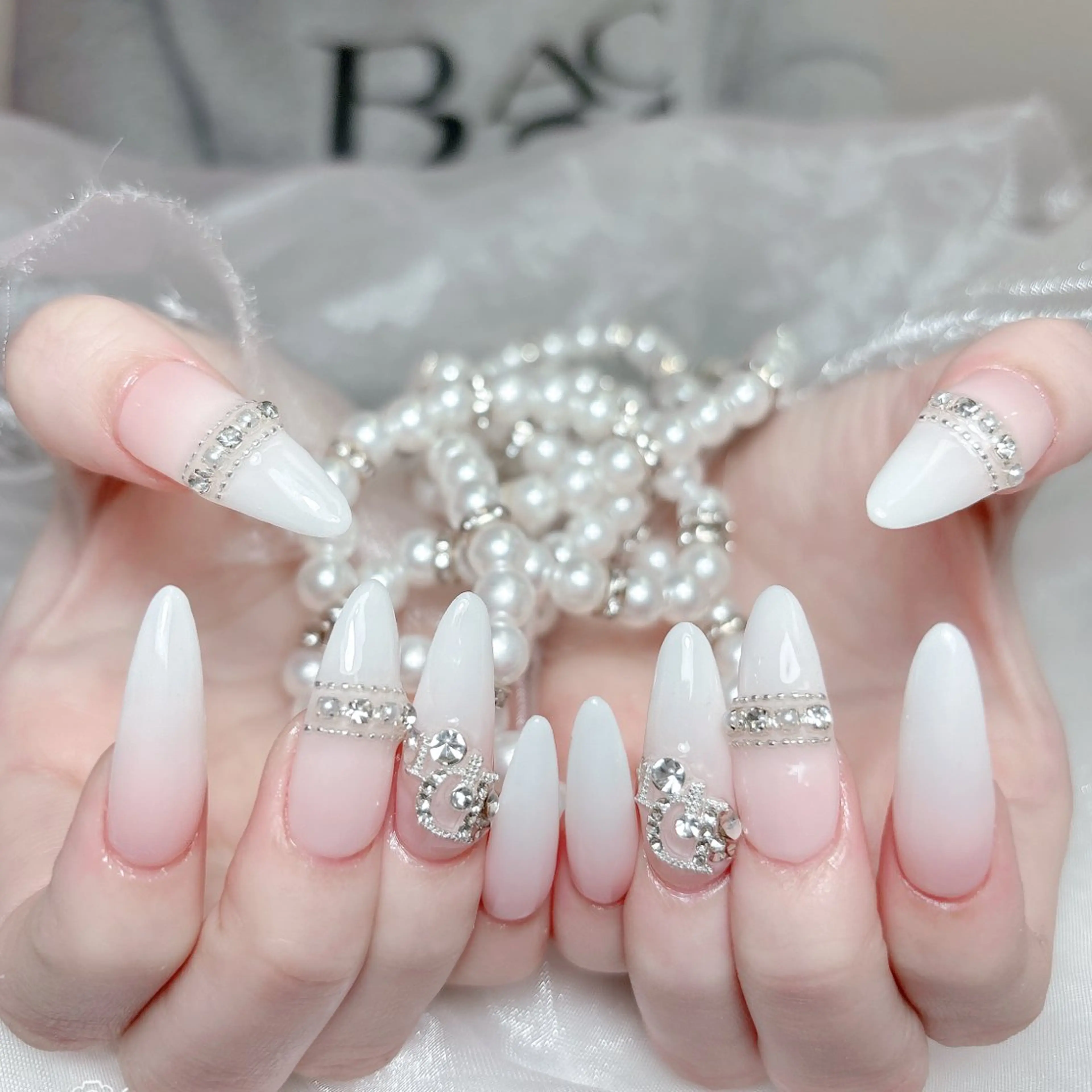 ネイル 成人式 キラキラネイル 大理石ネイル(マーブル) スカルプネイル 夏ネイル ハンドネイル MoMoA Nail ネイル長さ出し専門店のネイルデザイン