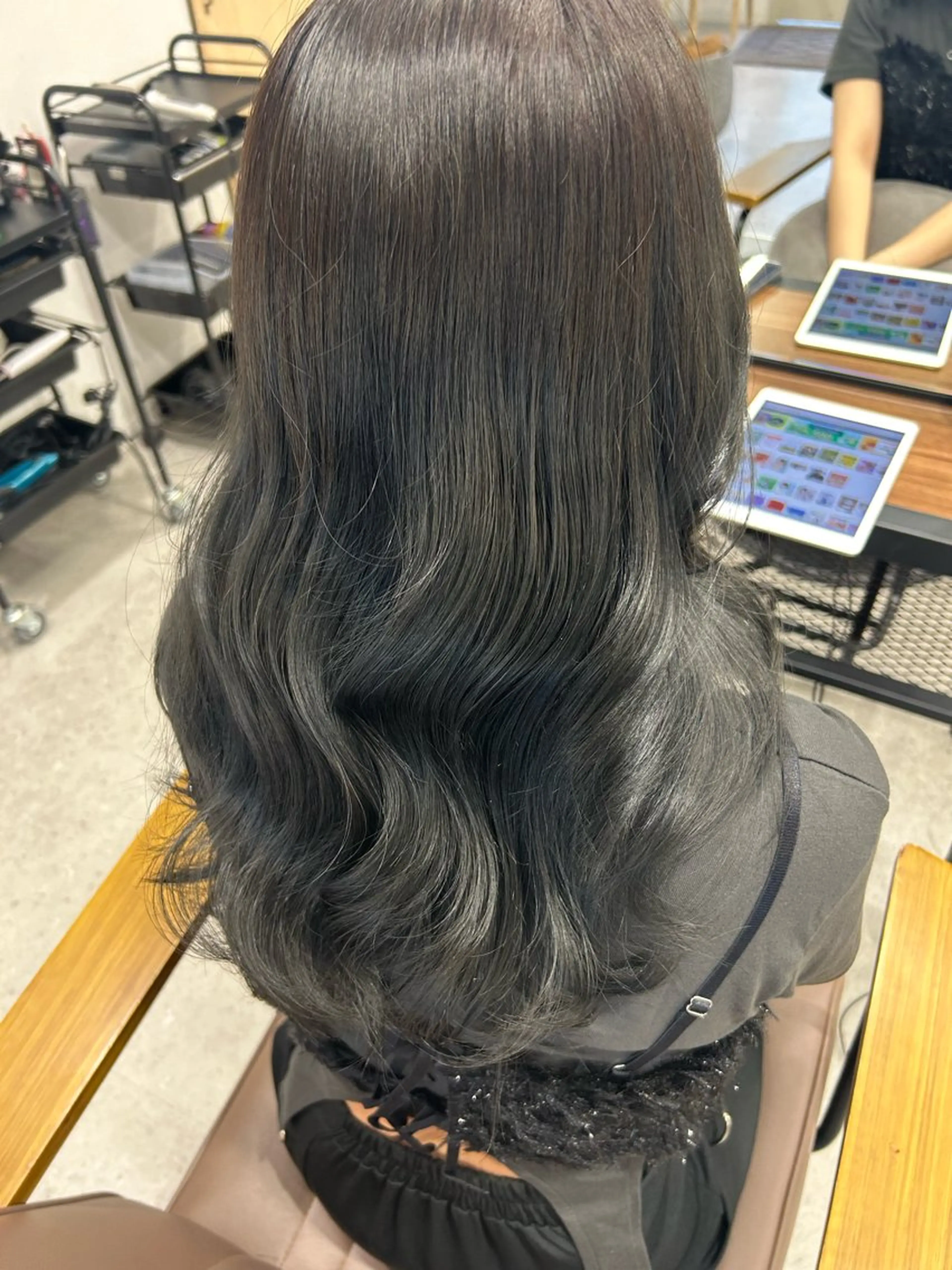 ロング 土田 愛友のヘアスタイル