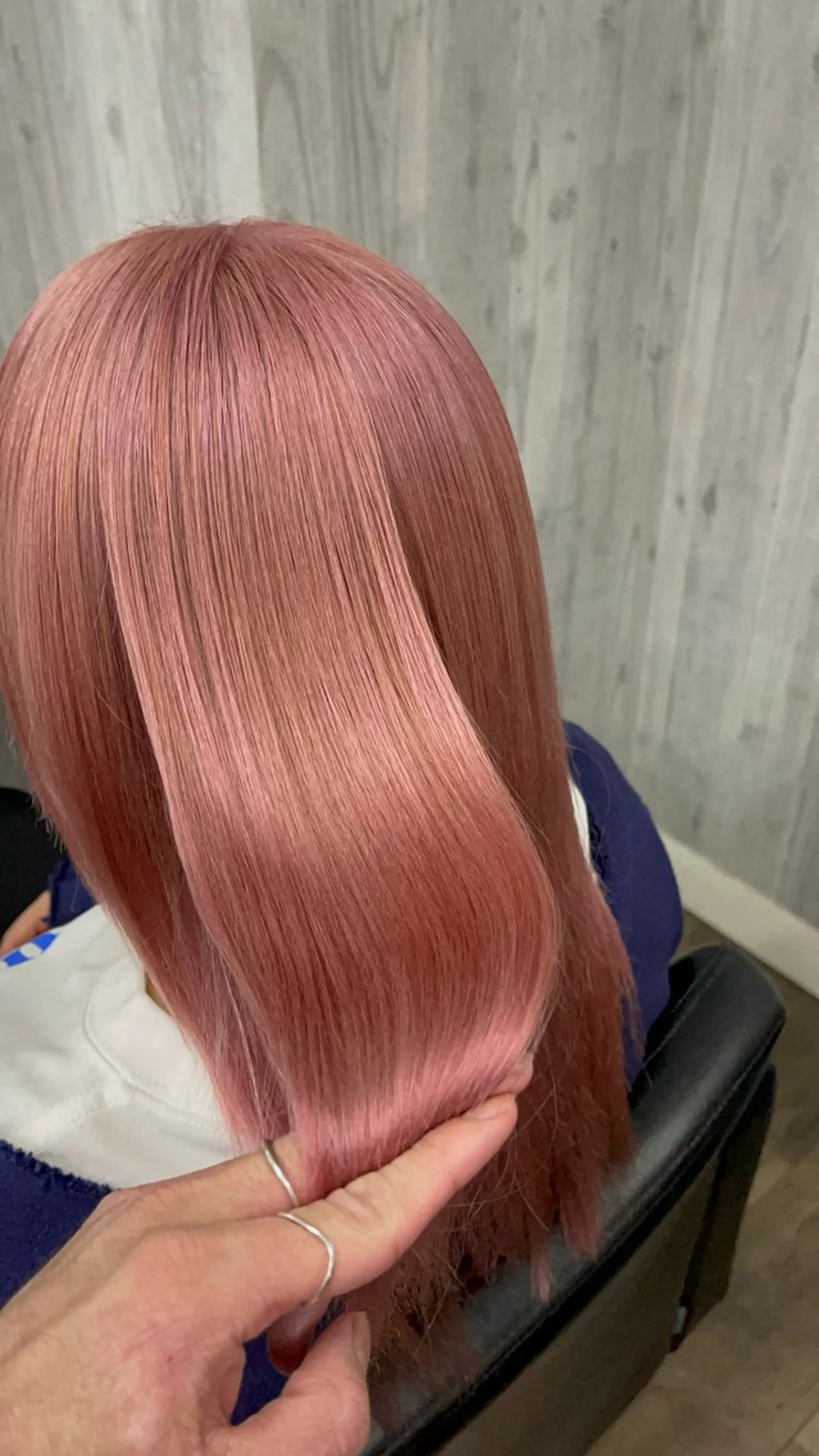 セミロング ヘアカラー トリートメント ✨池袋ブリーチ特化 Hibiki✨のヘアスタイル