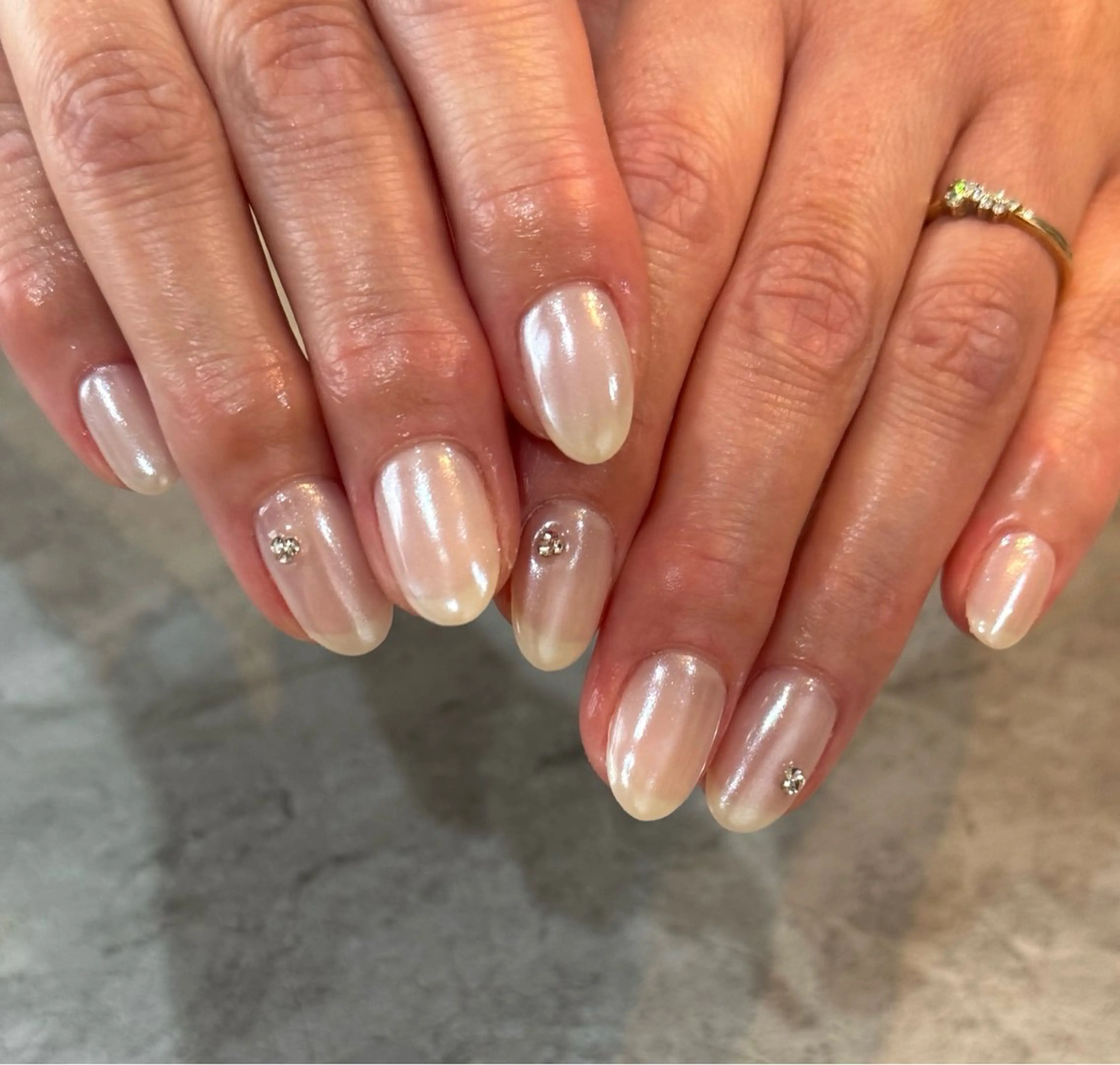 ネイル ミラーネイル ホワイト ハンドネイル Blé nailのネイルデザイン