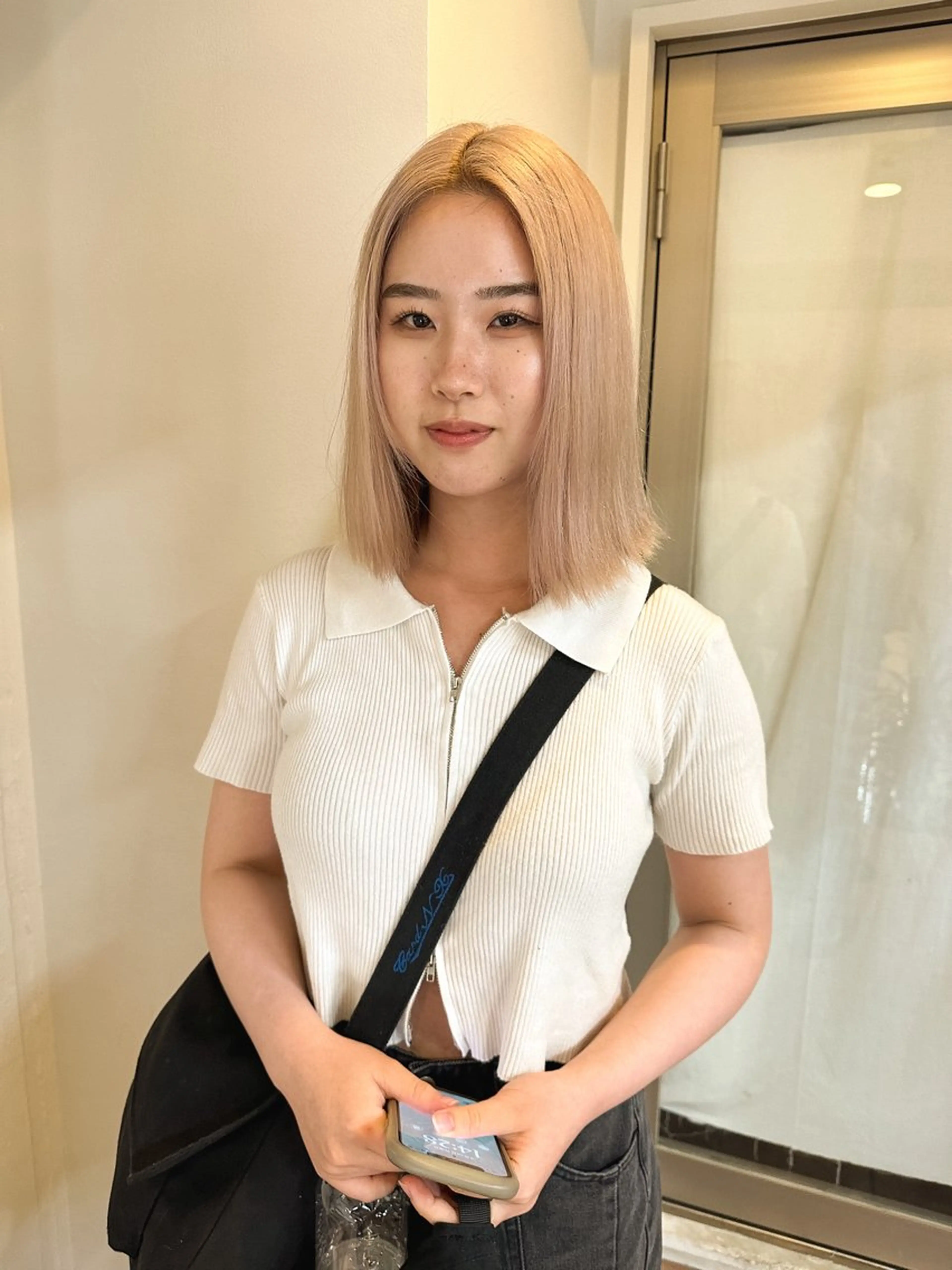 ミディアム カラー ベージュカラー ブリーチ ダブルカラー ミルクティーベージュ Cinq所属・ハイライト🌟/ ボブ/豊田のヘアスタイル