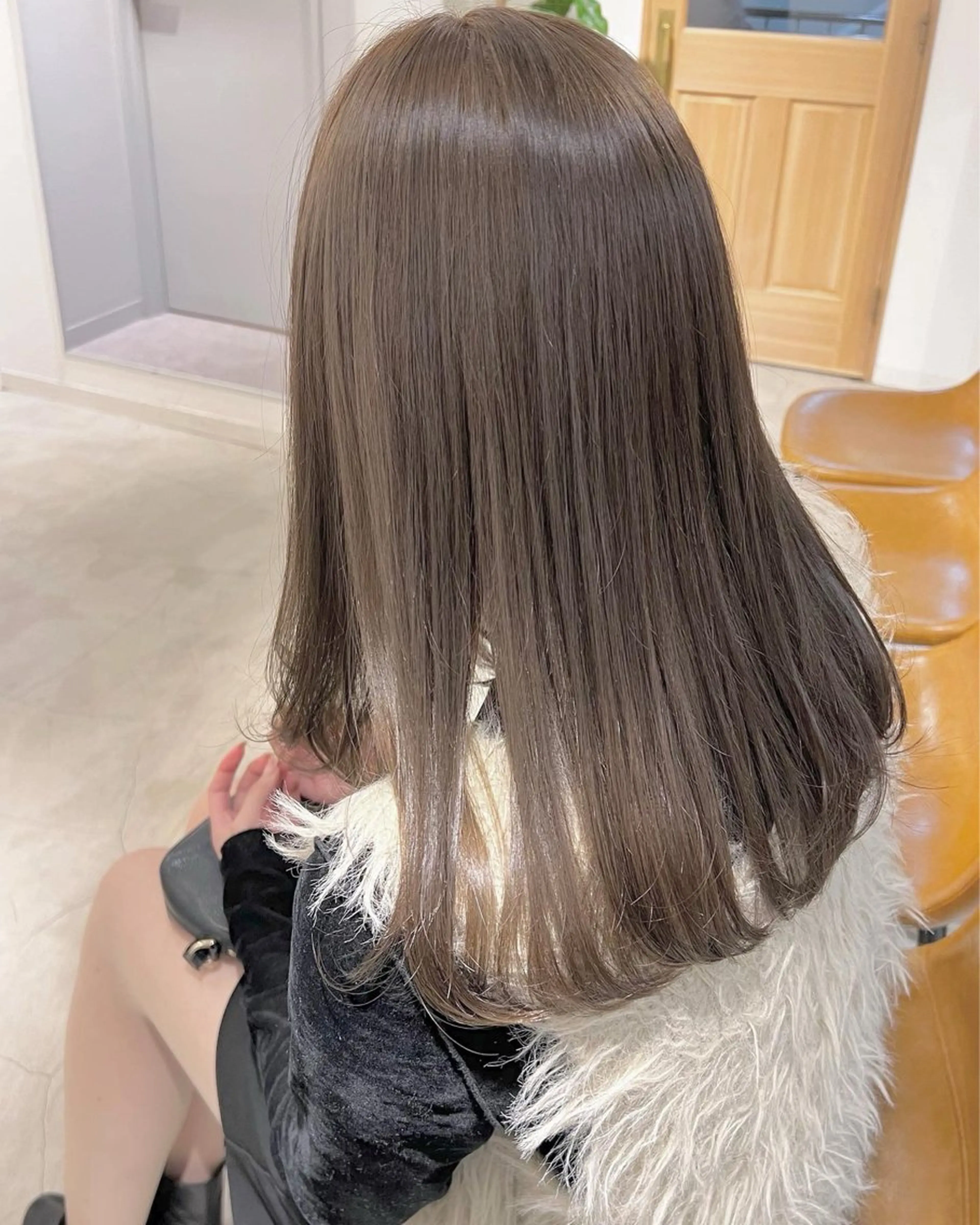 セミロング カット ヘアカラー 縮毛矯正 トリートメント SALOWIN表参道ANNEX店所属・表参道🪞艶髪育成 🤍mizukiのヘアスタイル