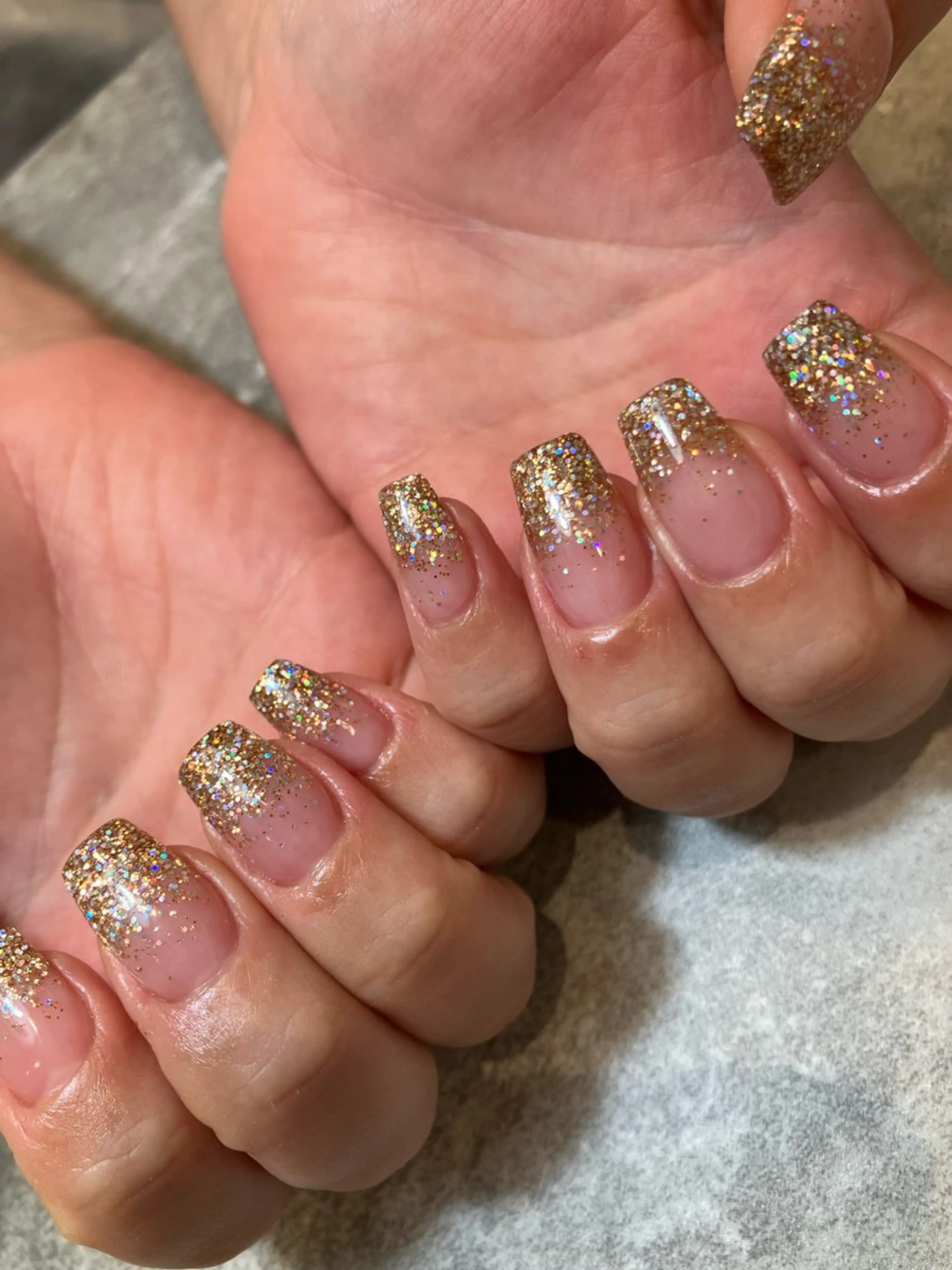 ネイル ゴールド グラデーション キラキラネイル ラメ(グリッター) ラメグラデーション nail salon PRIMYU-LAのネイルデザイン