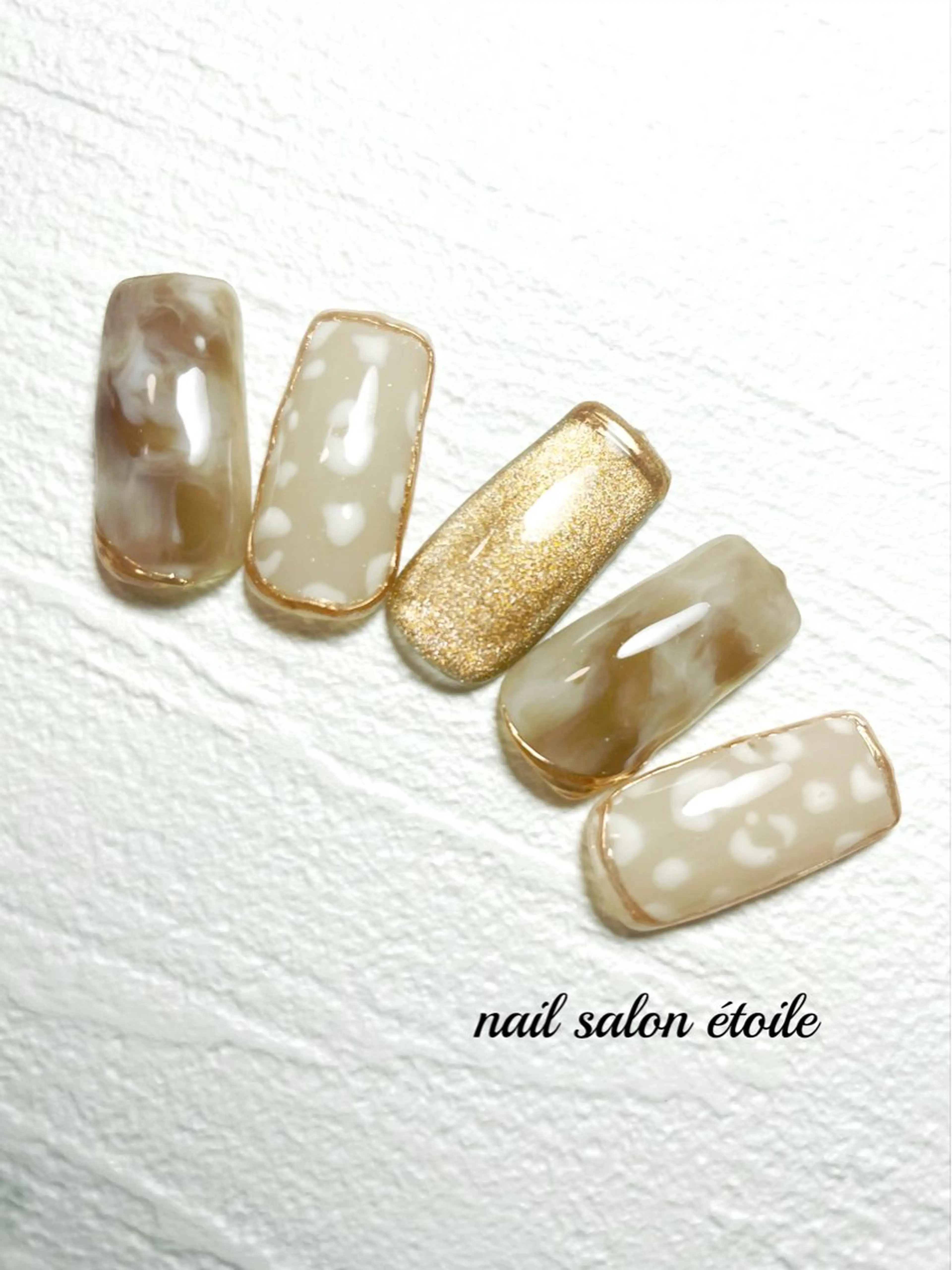 ネイル アニマル柄 ブラウン キラキラネイル マグネットネイル ミラーネイル ハンドネイル nail salon étoileのネイルデザイン