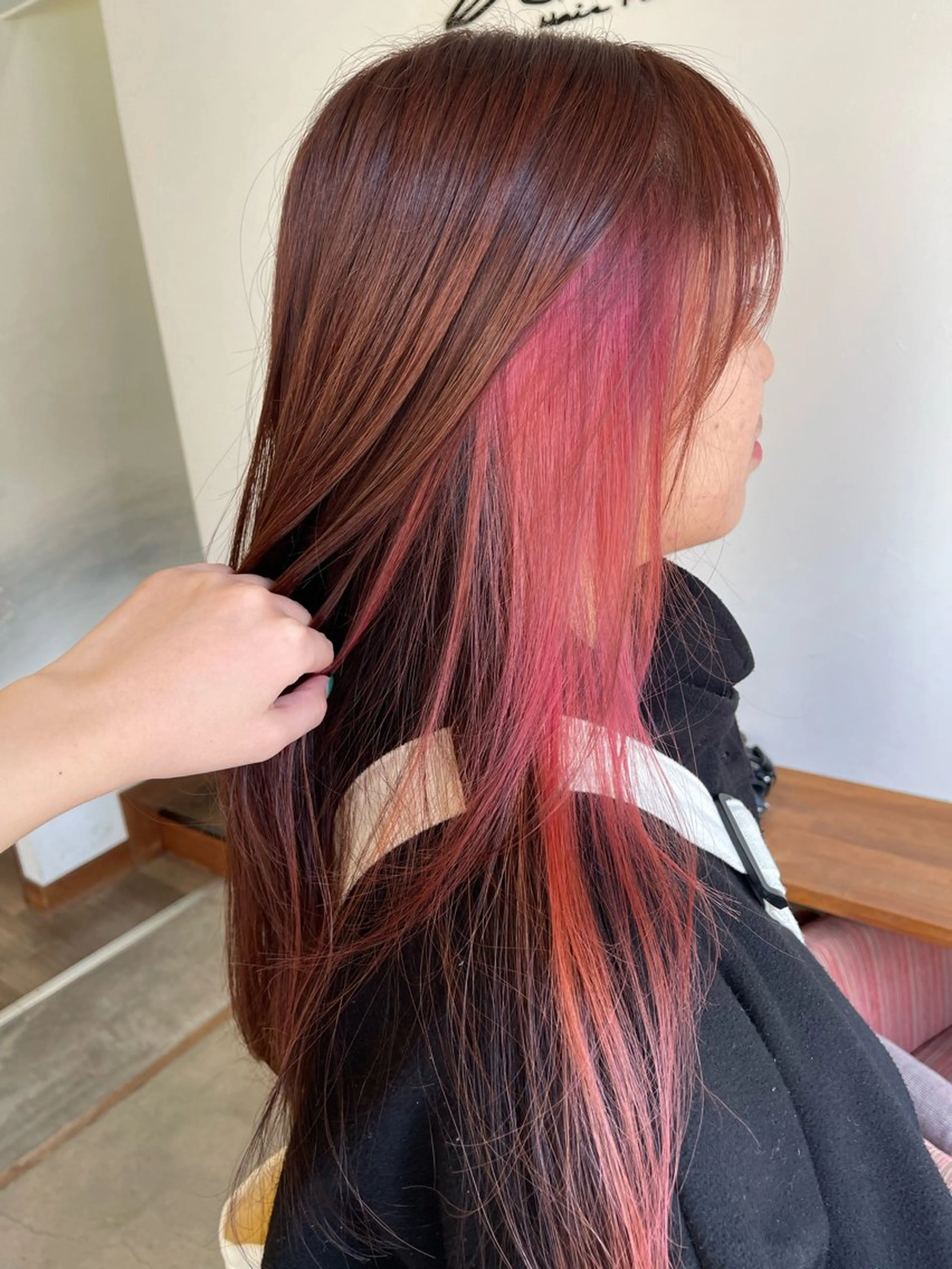 ロング カラー インナーカラー カット ヘアカラー トリートメント chill out 甲斐千尋のヘアスタイル