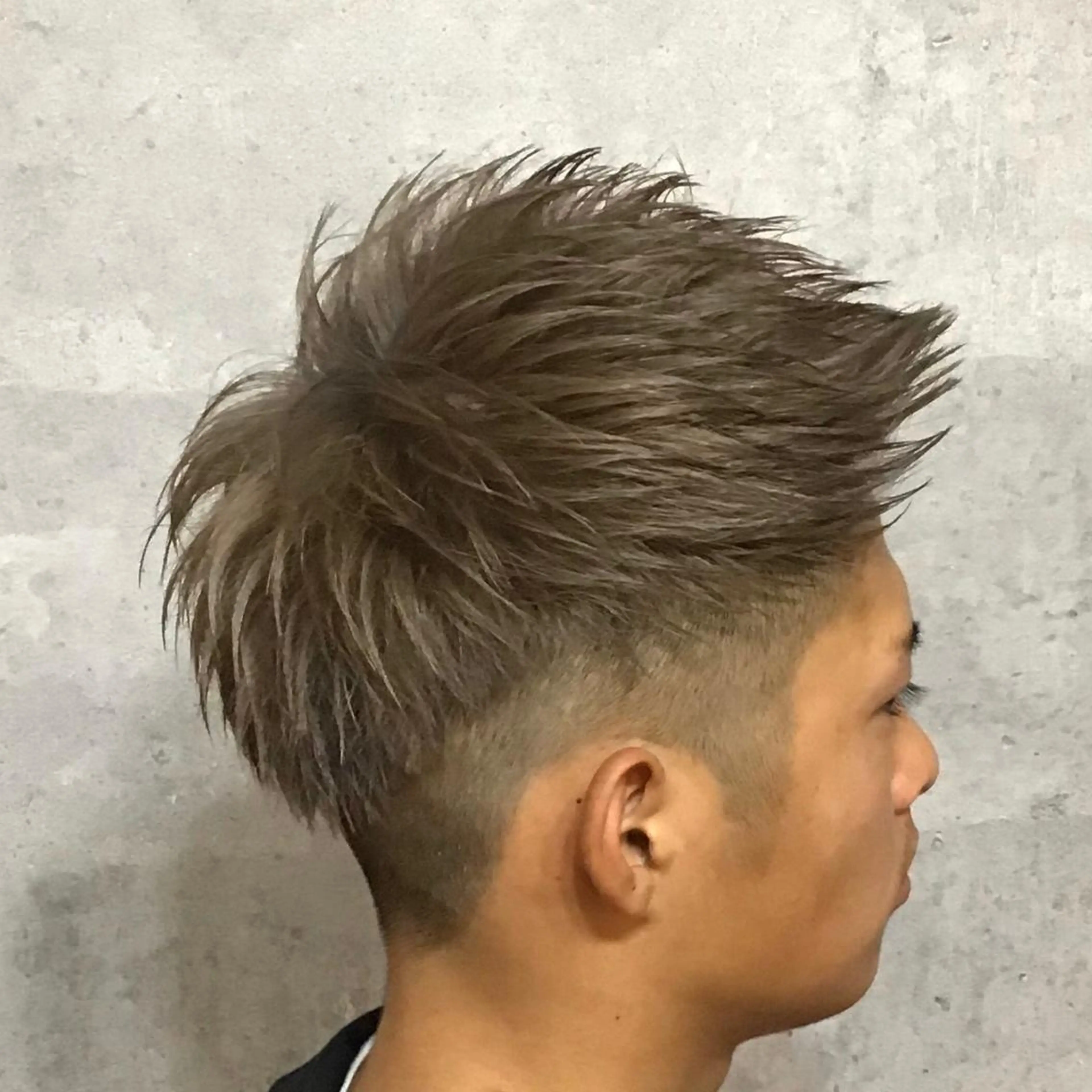 ショート メンズ SALOWIN心斎橋Suite店所属・ブリーチ毛にもできる 縮毛矯正|鷹司郎のヘアスタイル