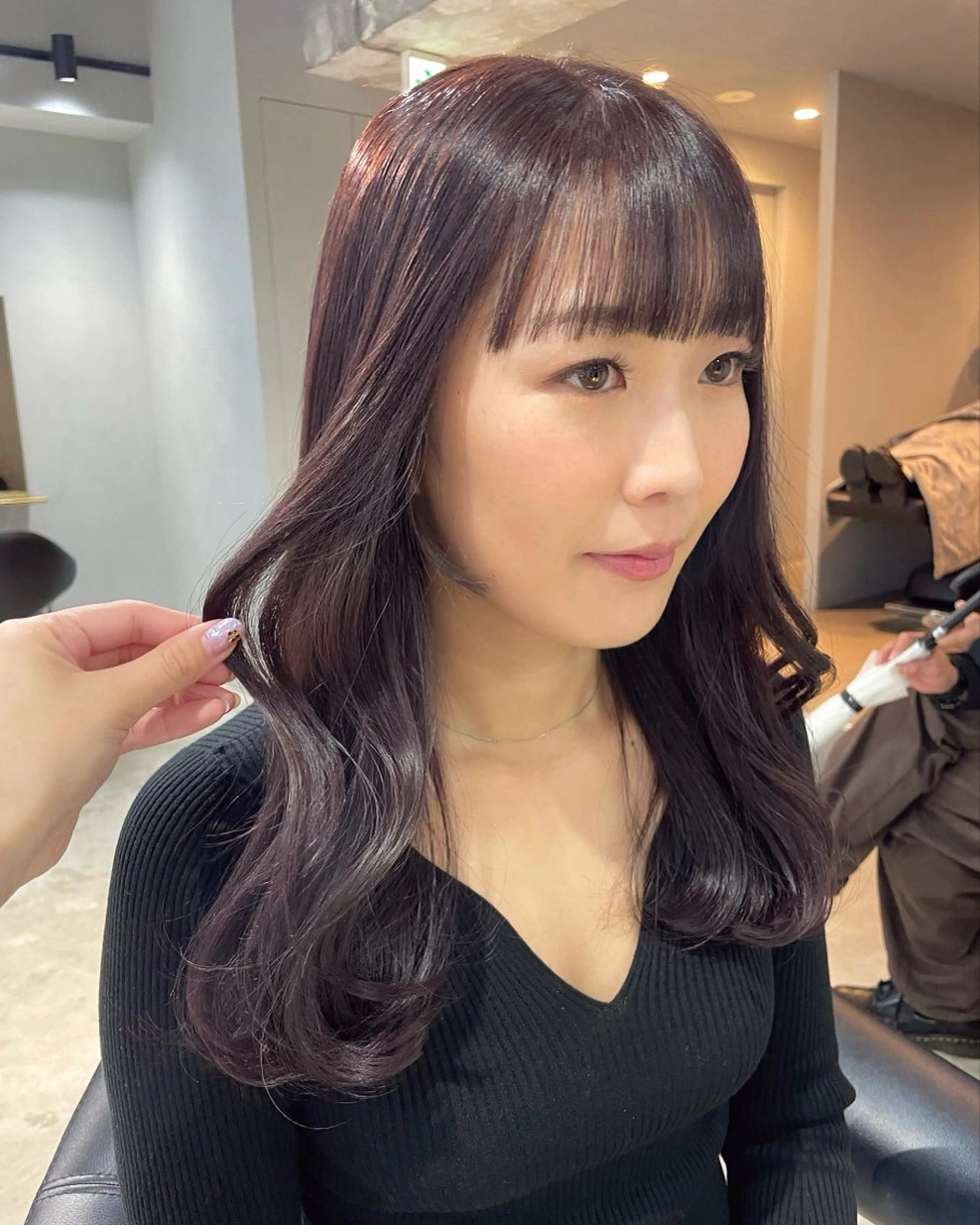 ロング カラー ブリーチ ダブルカラー ブリーチなしカラー カット ヘアカラー トリートメント 【arc】Ruri コテ巻き風パーマのヘアスタイル
