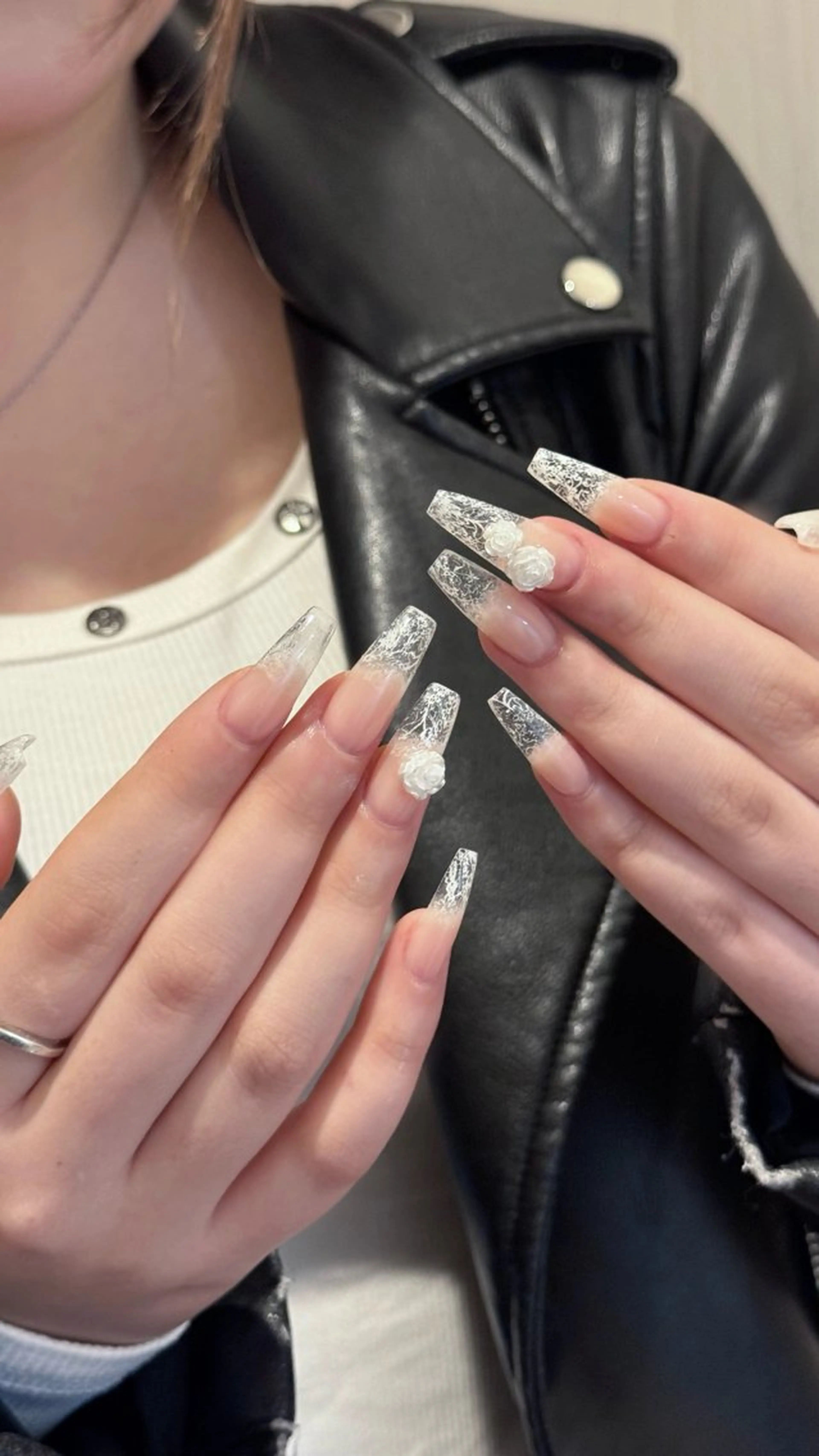 ネイル クリアネイル レース ワンホンネイル nailsalon ChuColaのネイルデザイン