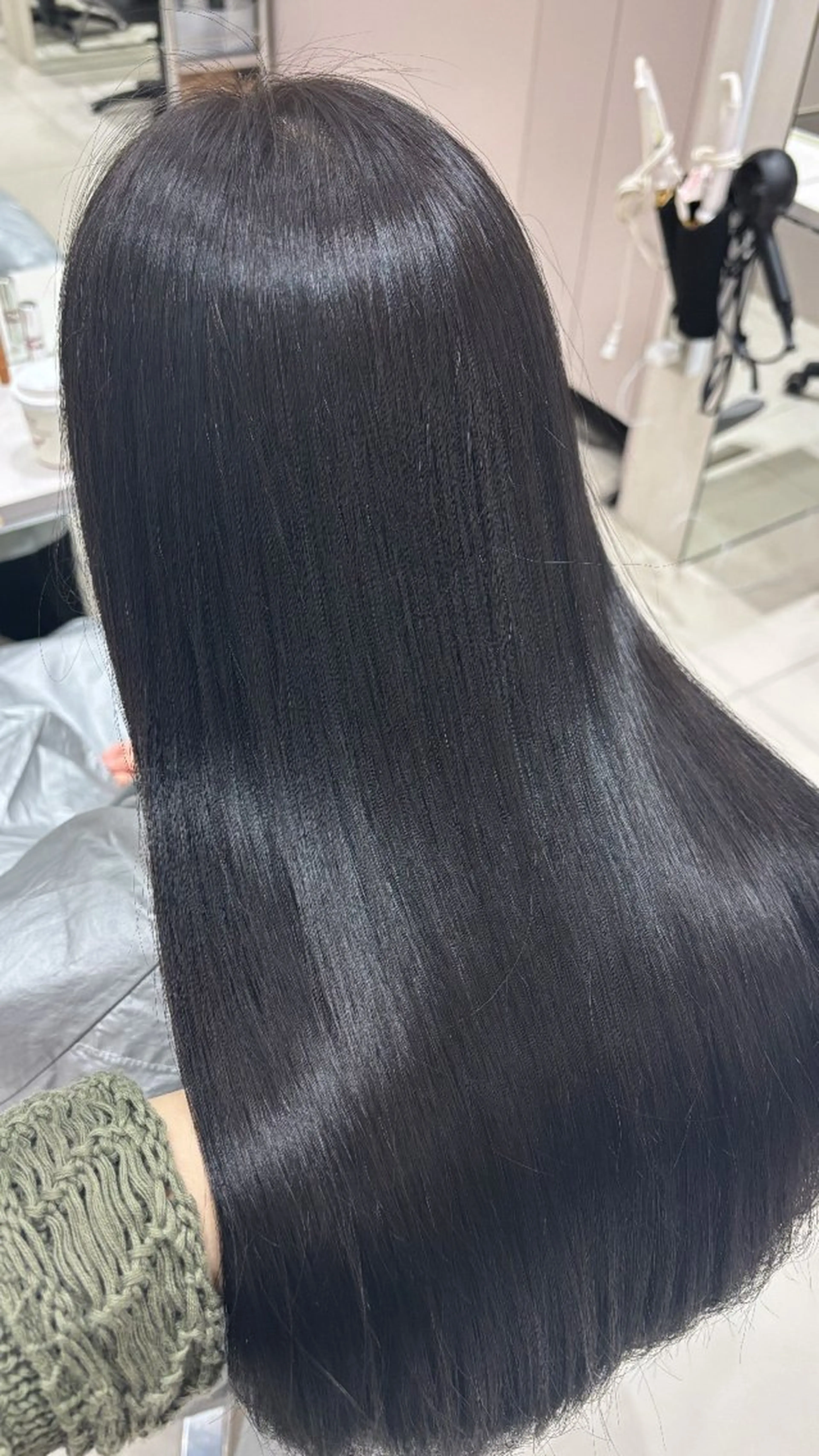 ロング カラー 小塩 萌々香のヘアスタイル
