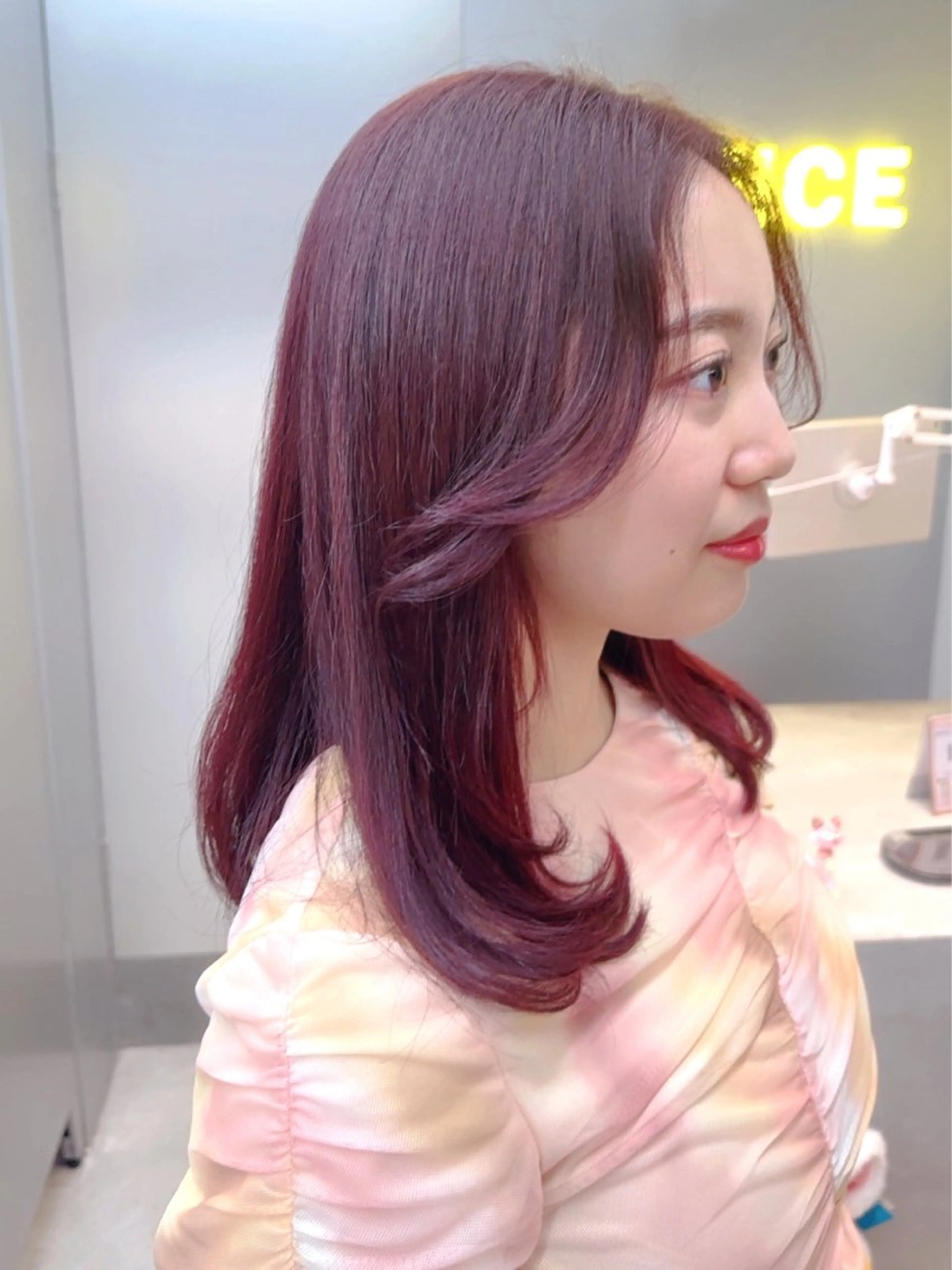 ミディアム カラー カット ヘアカラー トリートメント 岡野 静華のヘアスタイル