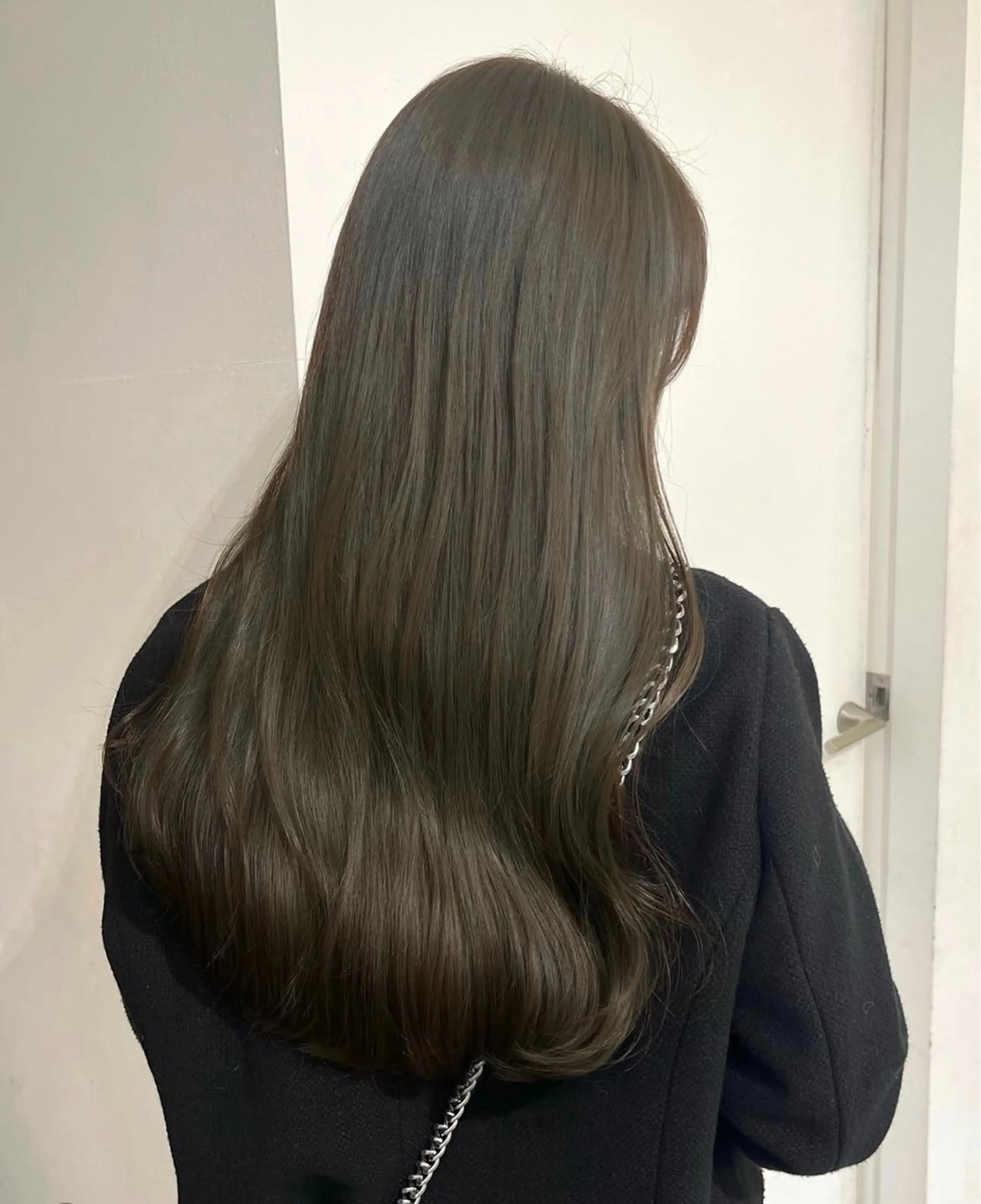 セミロング yuzua/オリーブ /透明感/レイヤーのヘアスタイル