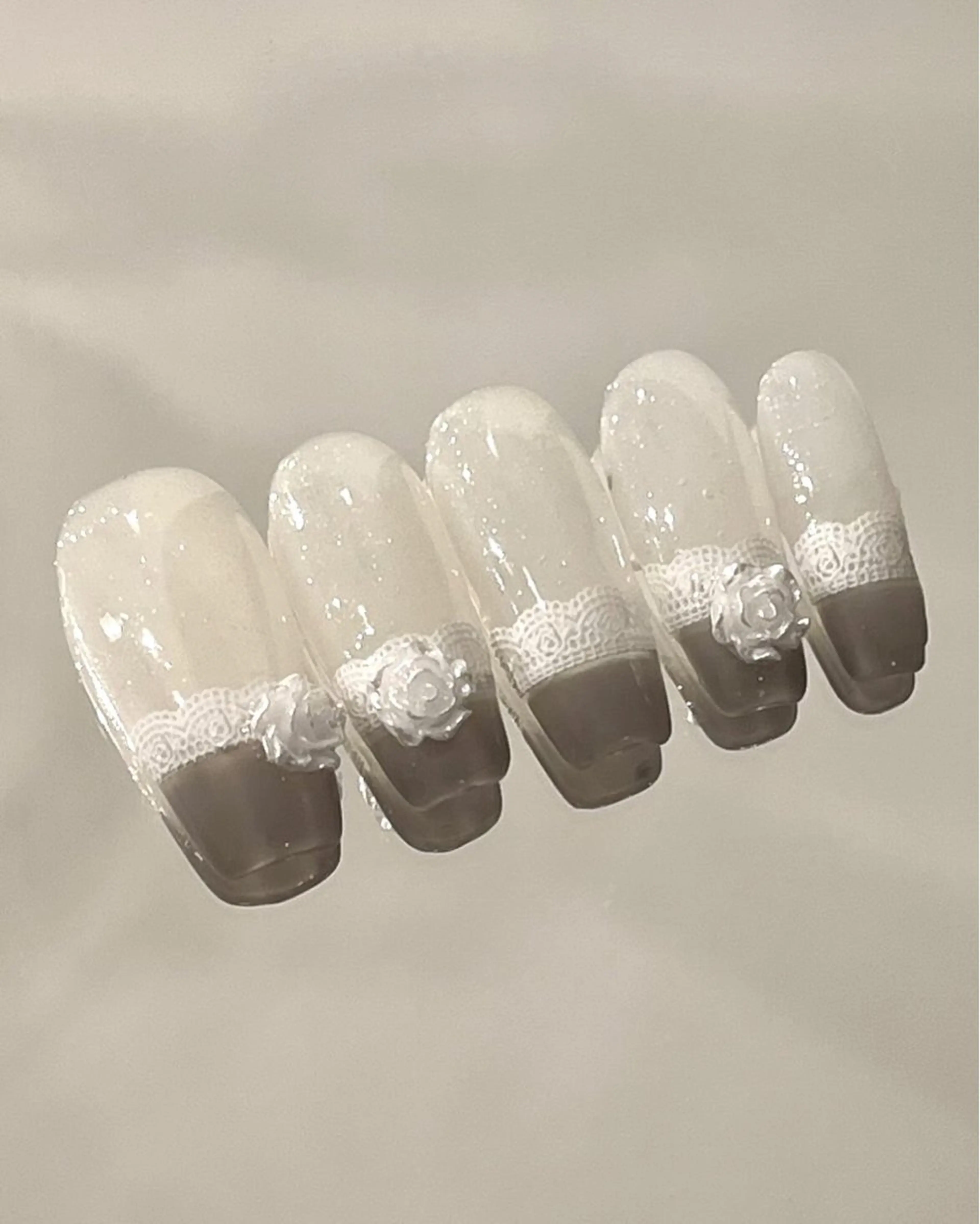 ネイル フレンチネイル ガーリー レース 五十嵐 莉奈のネイルデザイン