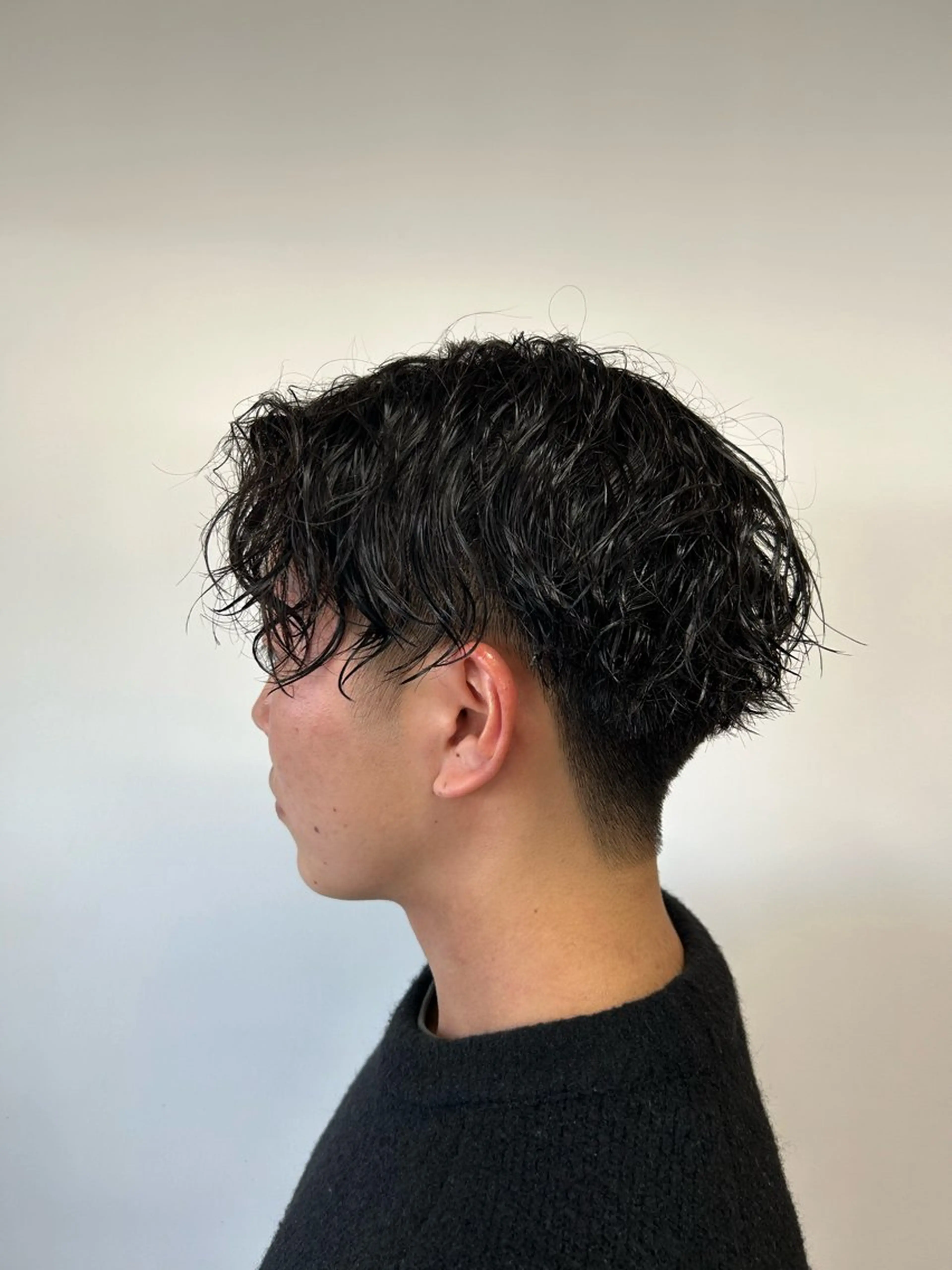 ミディアム パーマ メンズ 相澤 拳のヘアスタイル