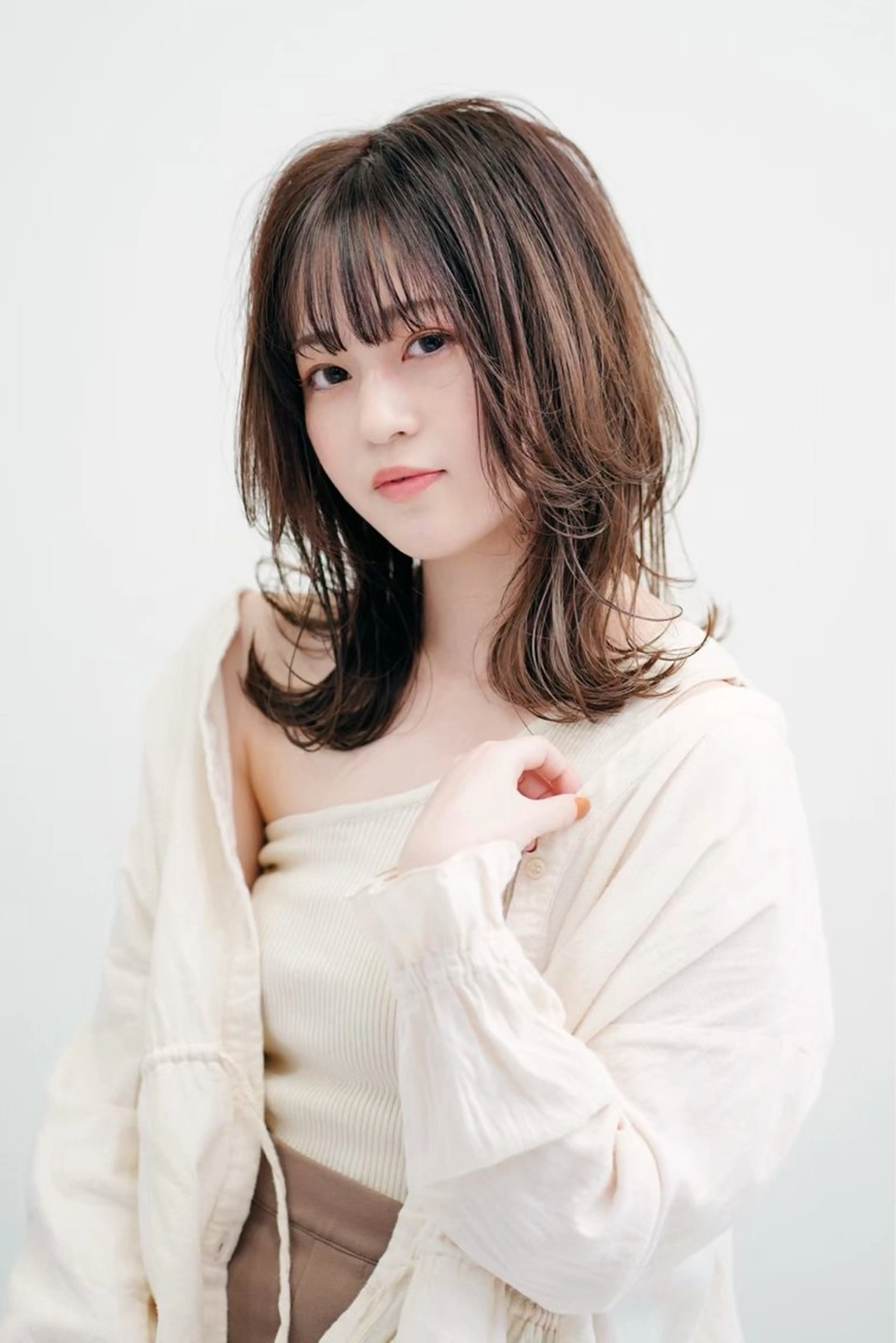 ミディアム ナカザワ マキのヘアスタイル