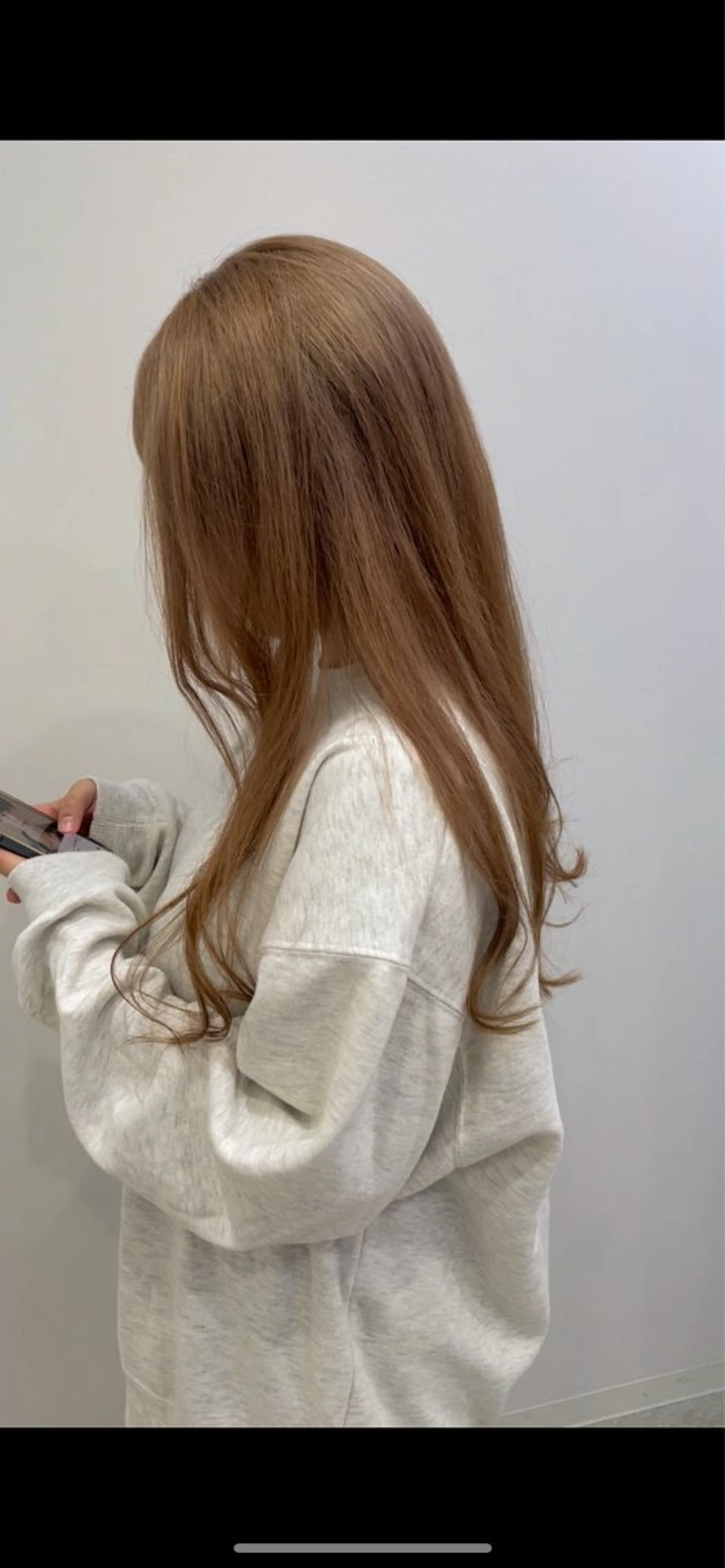 ロング ヘアカラー 尾形 日和のヘアスタイル