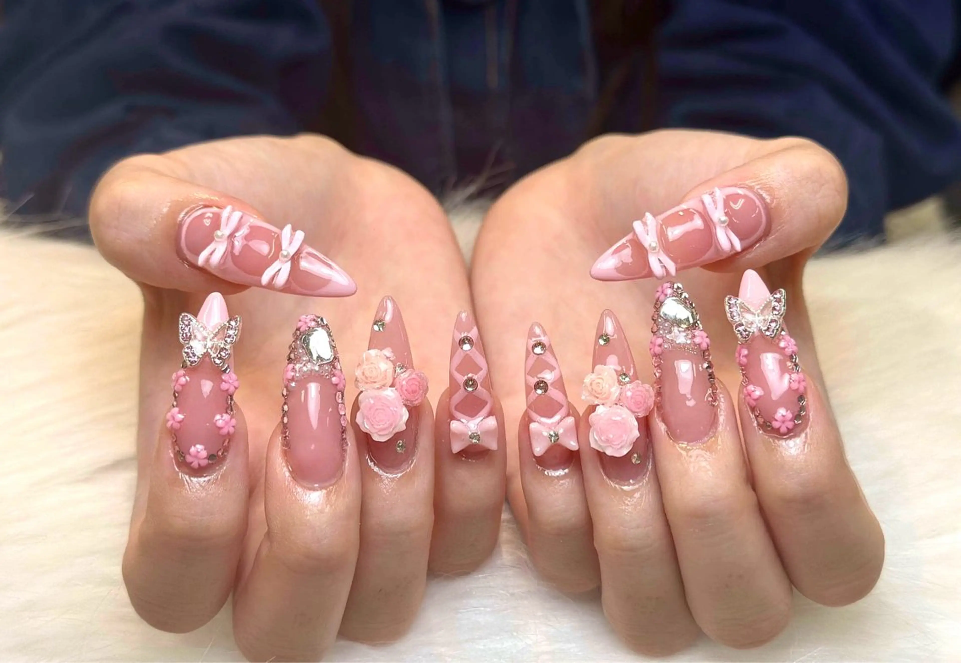 ネイル グラデーション キラキラネイル ワンカラーネイル 冬ネイル Jenn Nail Salonのネイルデザイン
