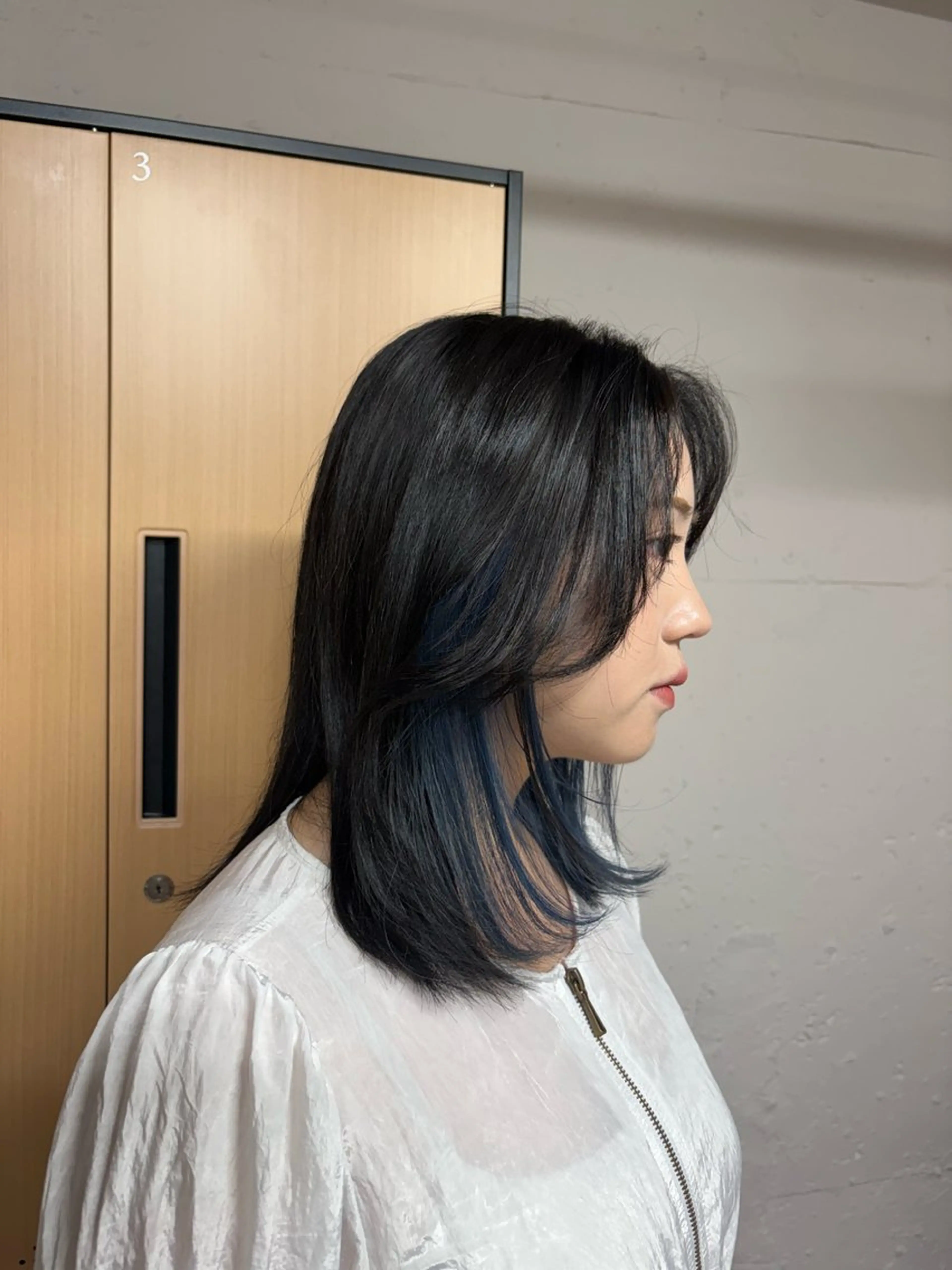 ミディアム カット ヘアカラー tokute 中野真咲🐺のヘアスタイル