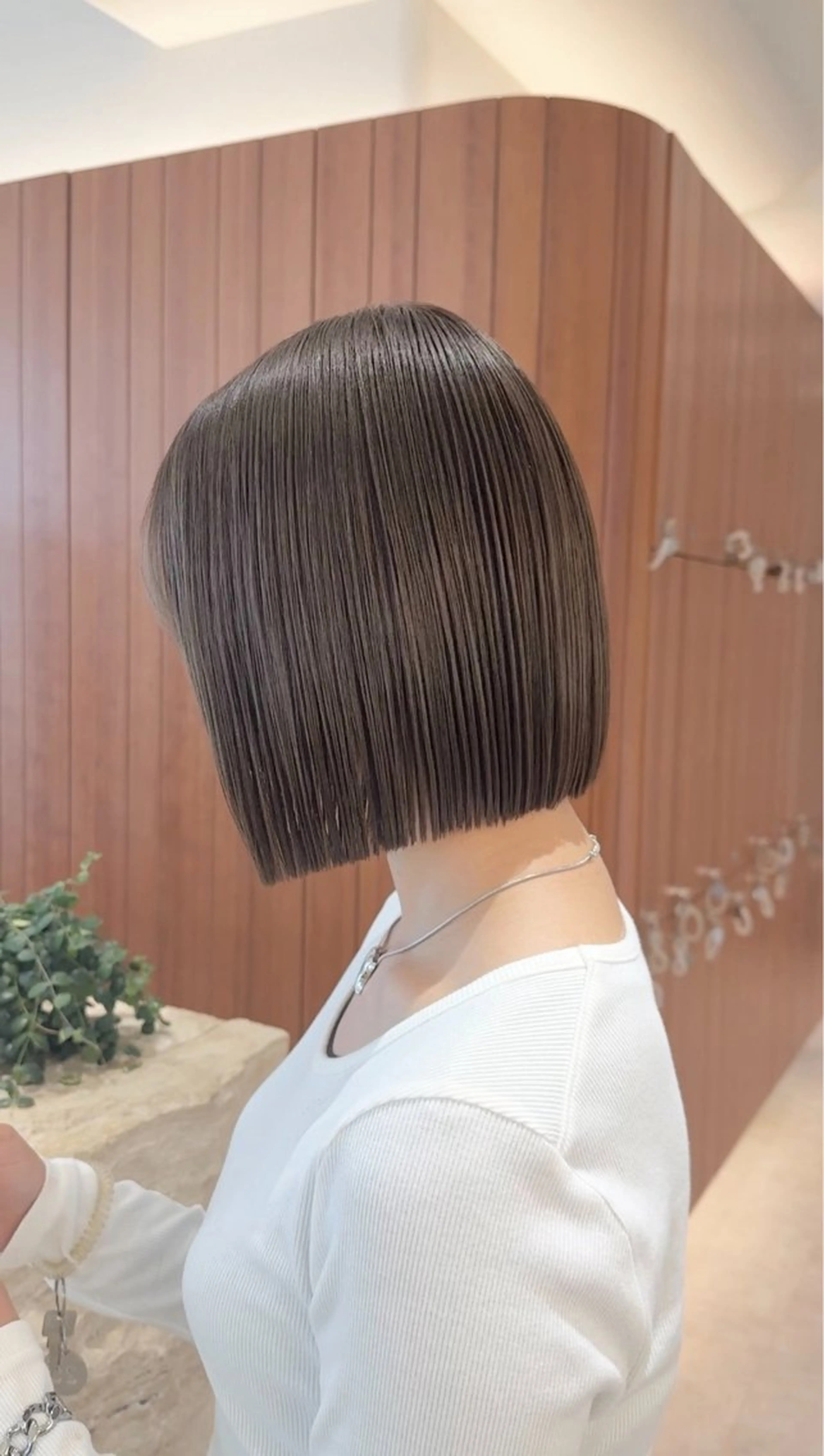 ミディアム カラー 切りっぱなしボブ ショートボブ ボブレイヤー ボブ くびれヘア カット ヘアカラー トリートメント 渋谷ボブ/レイヤー ボブ田中航平のヘアスタイル