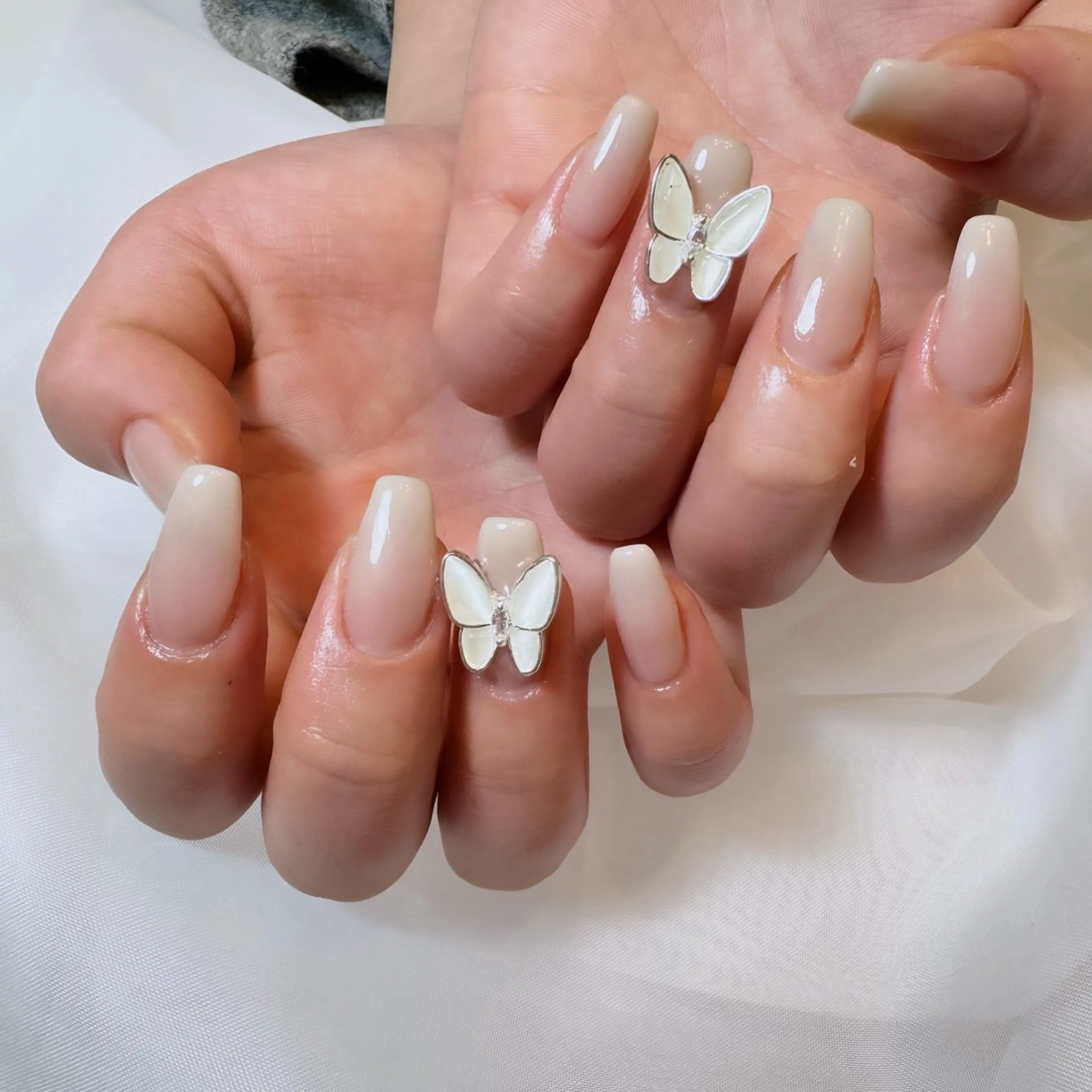 ネイル Aulu'bネイル ボディージュエリーのネイルデザイン