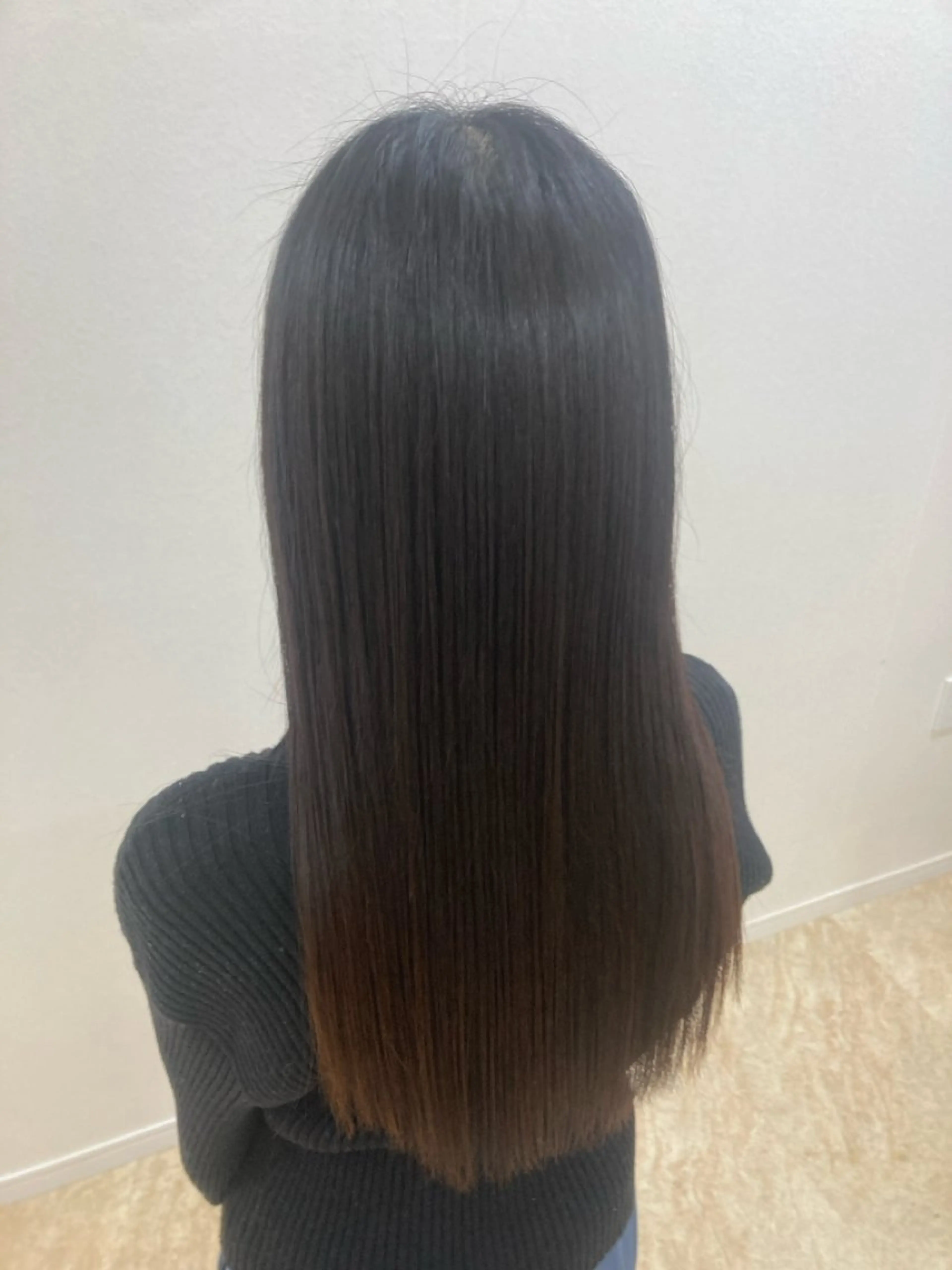 ロング 岡田 守明のヘアスタイル