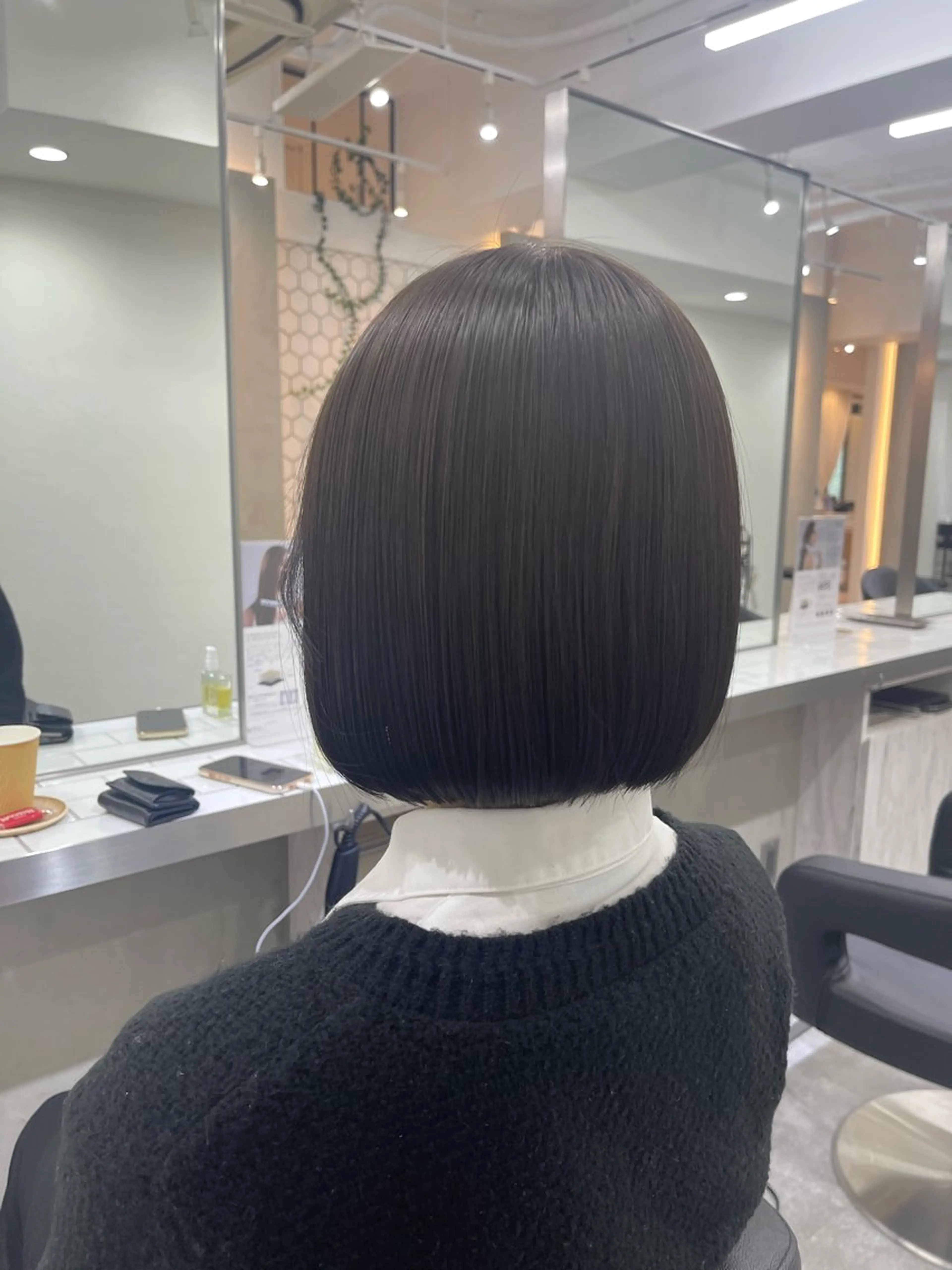 ショート ボブ TENSHO ハイトーンレイヤーのヘアスタイル