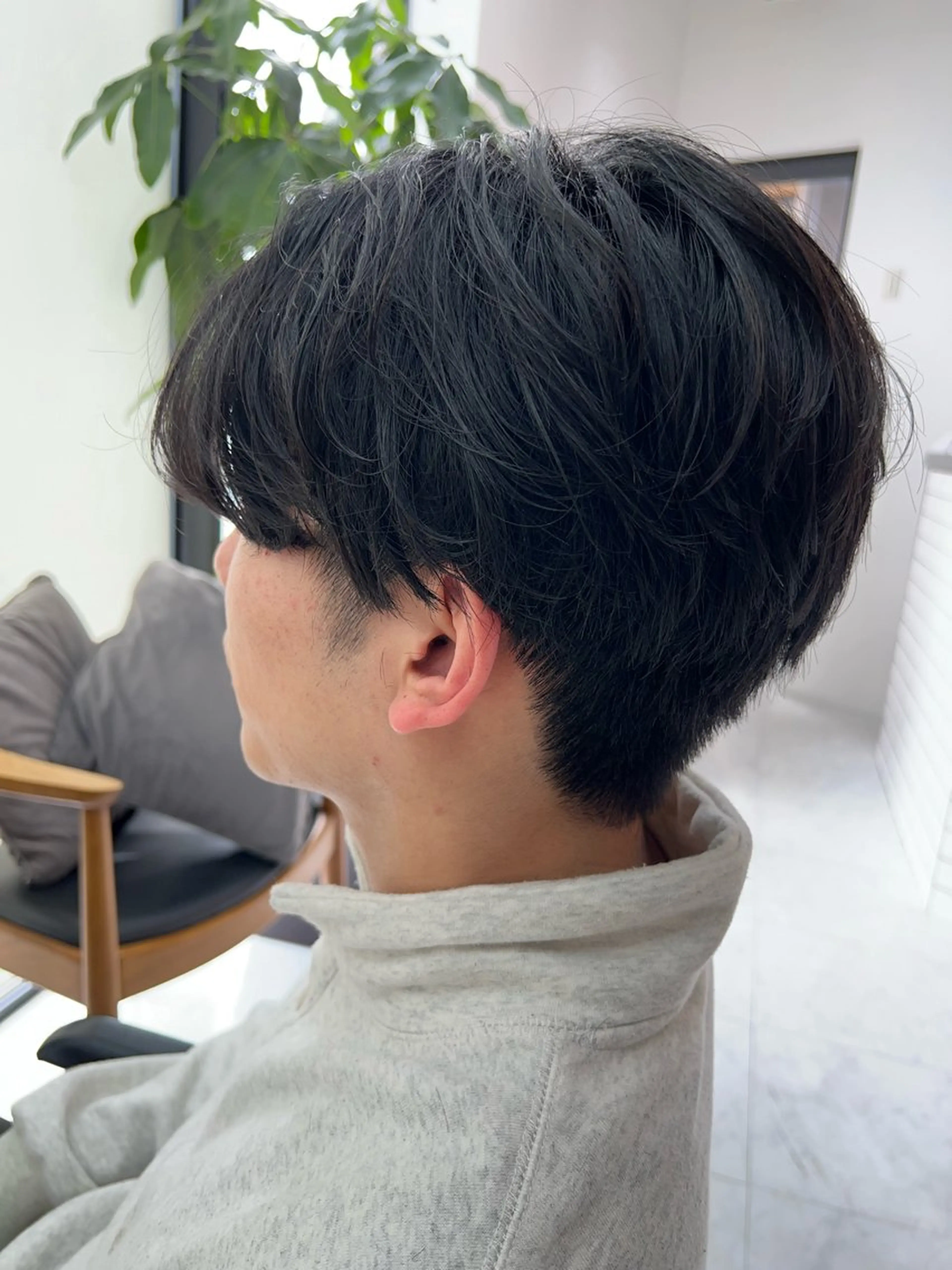 メンズ ダブルカラー寒色系 ボリューム改善ハヤトのヘアスタイル