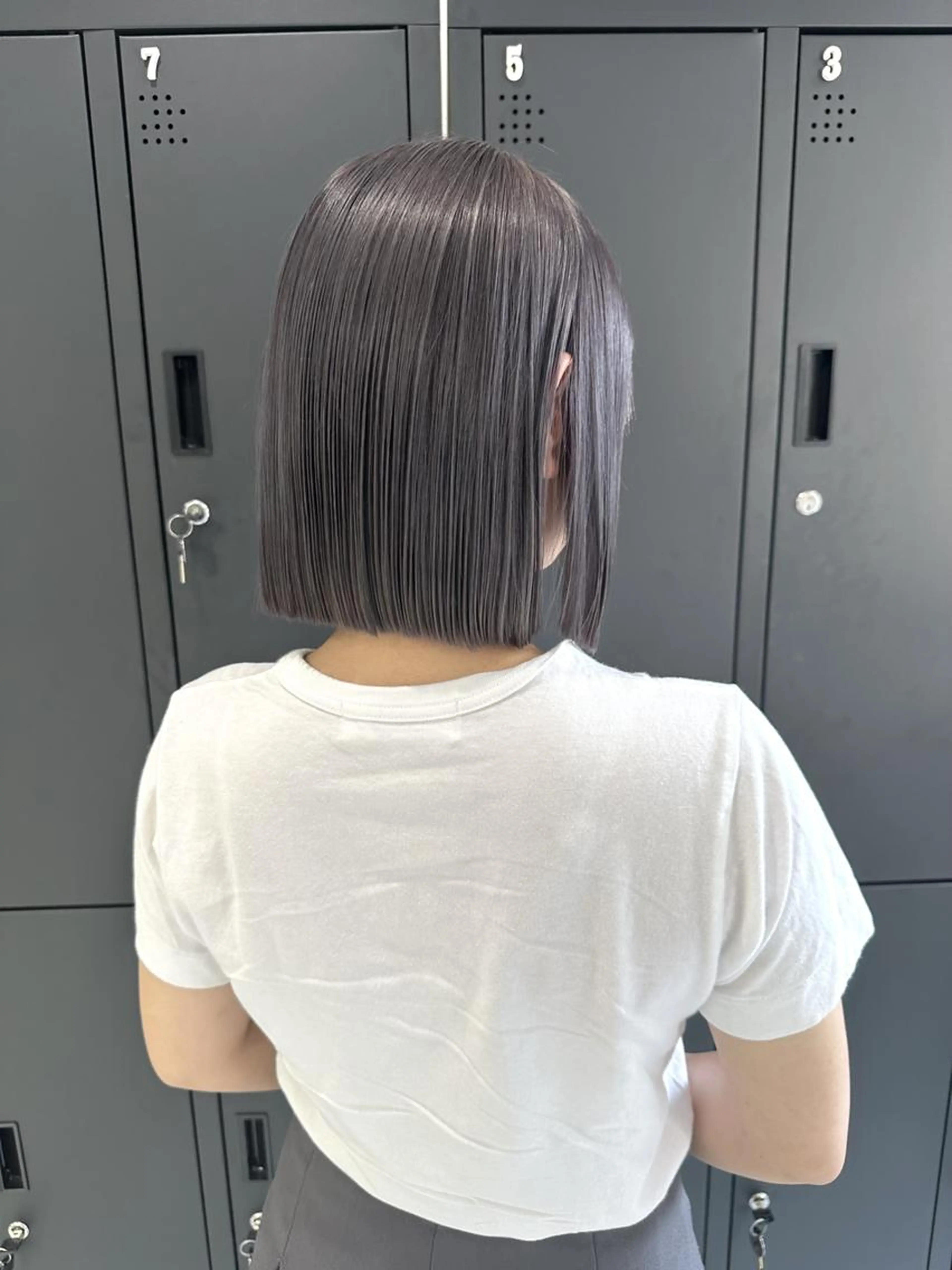 【誰でも使える】顔周り・耳周り/インナーカラー(ブリーチ込み)＋オージュアトリートメント＋ブローの写真