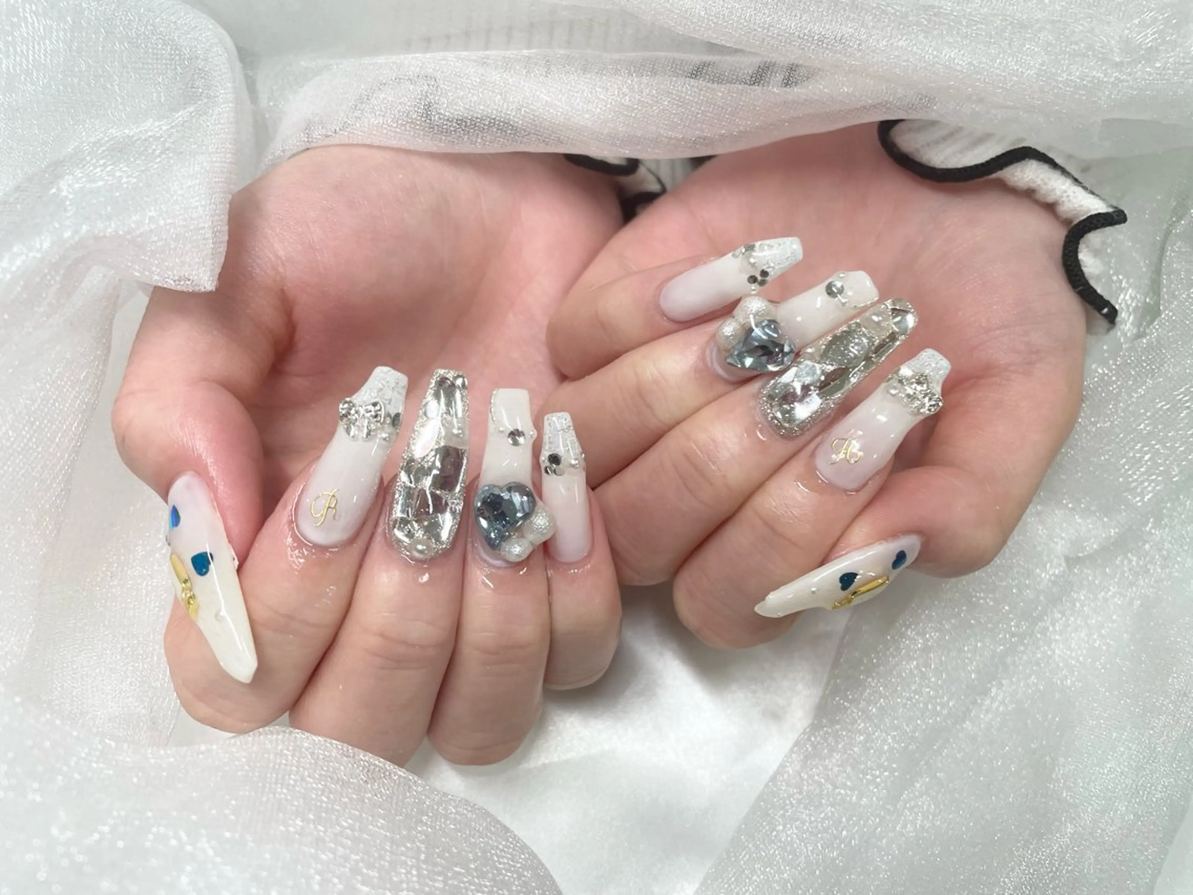 ネイル ハンドネイル Roi〈ロワ〉 Minakoのネイルデザイン