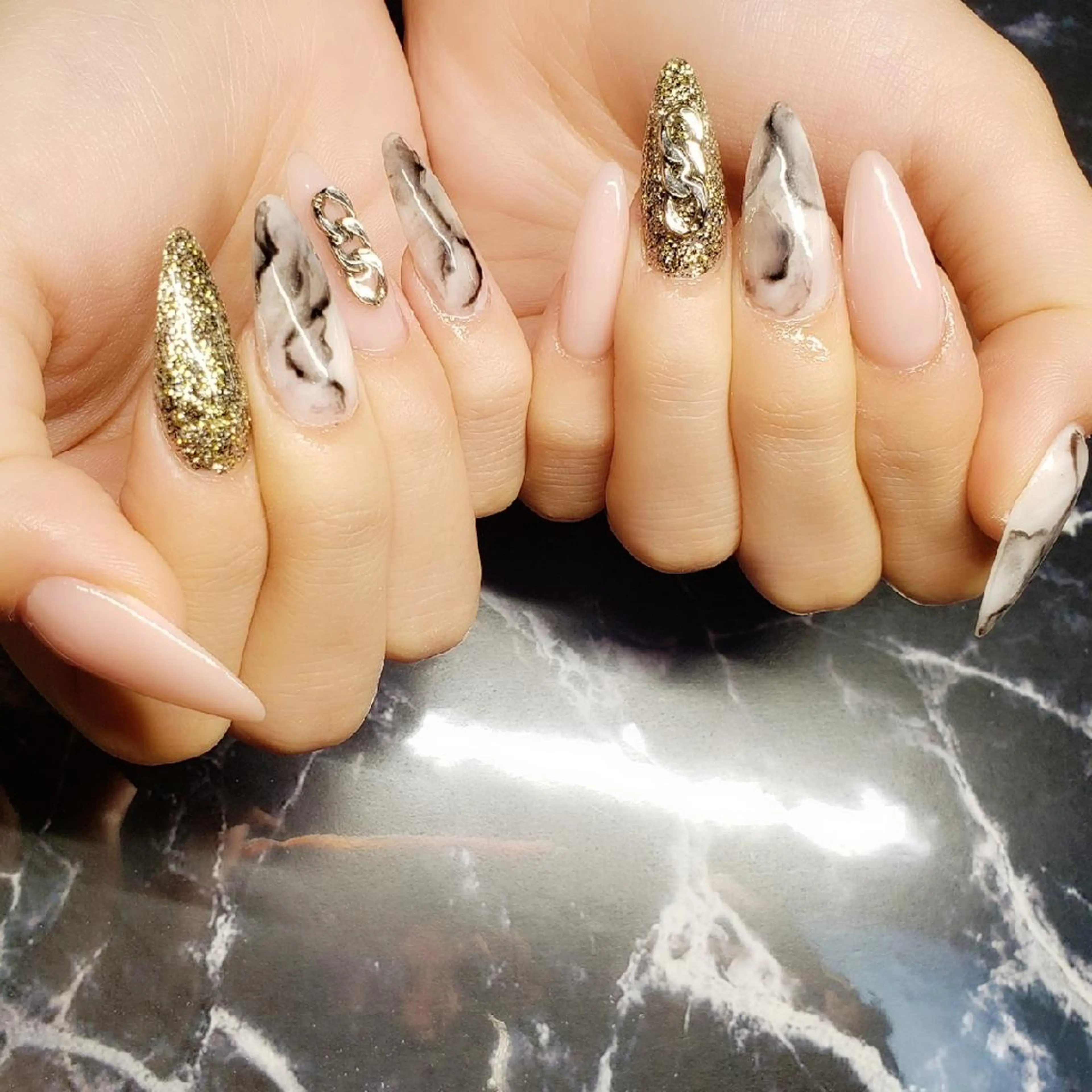 ネイル ハンドネイル クロキ 。のネイルデザイン