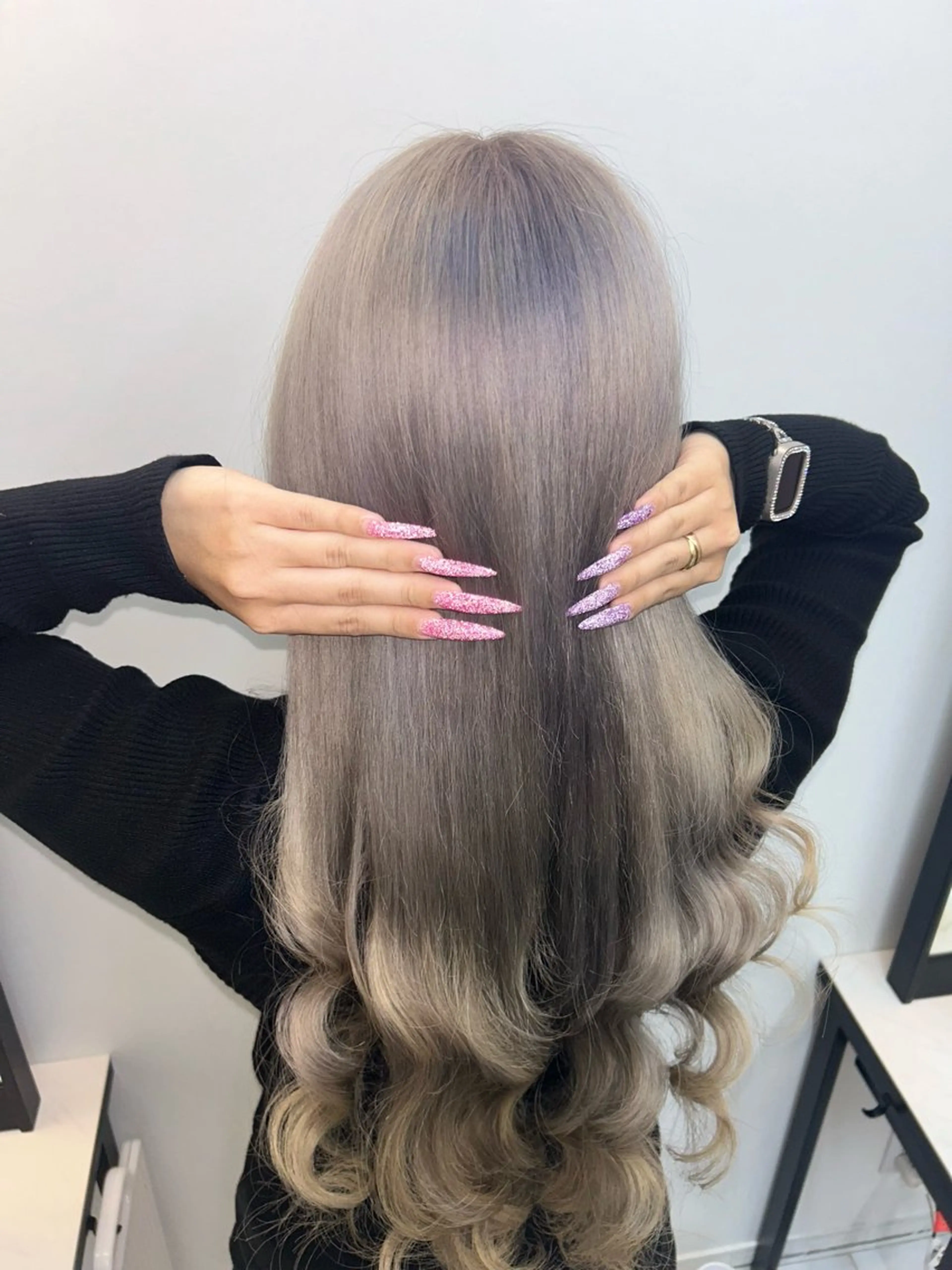 ロング カラー ブリーチ シルバー エクステ ロング beauty studio M.O.D shibuya 【モッズ】所属・武井 ことかのヘアスタイル