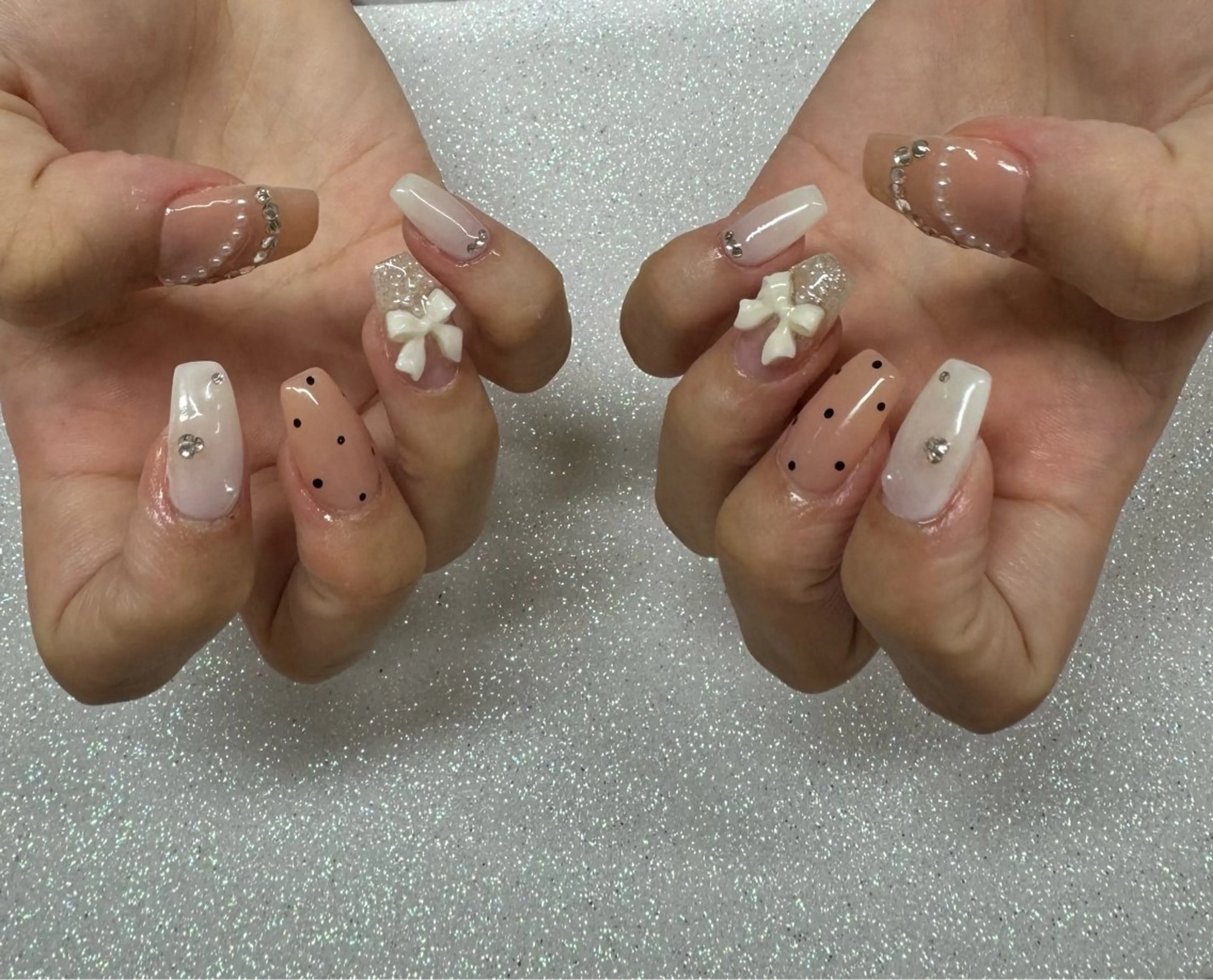 ネイル ハンドネイル VIERU 🌈🎀💖のネイルデザイン