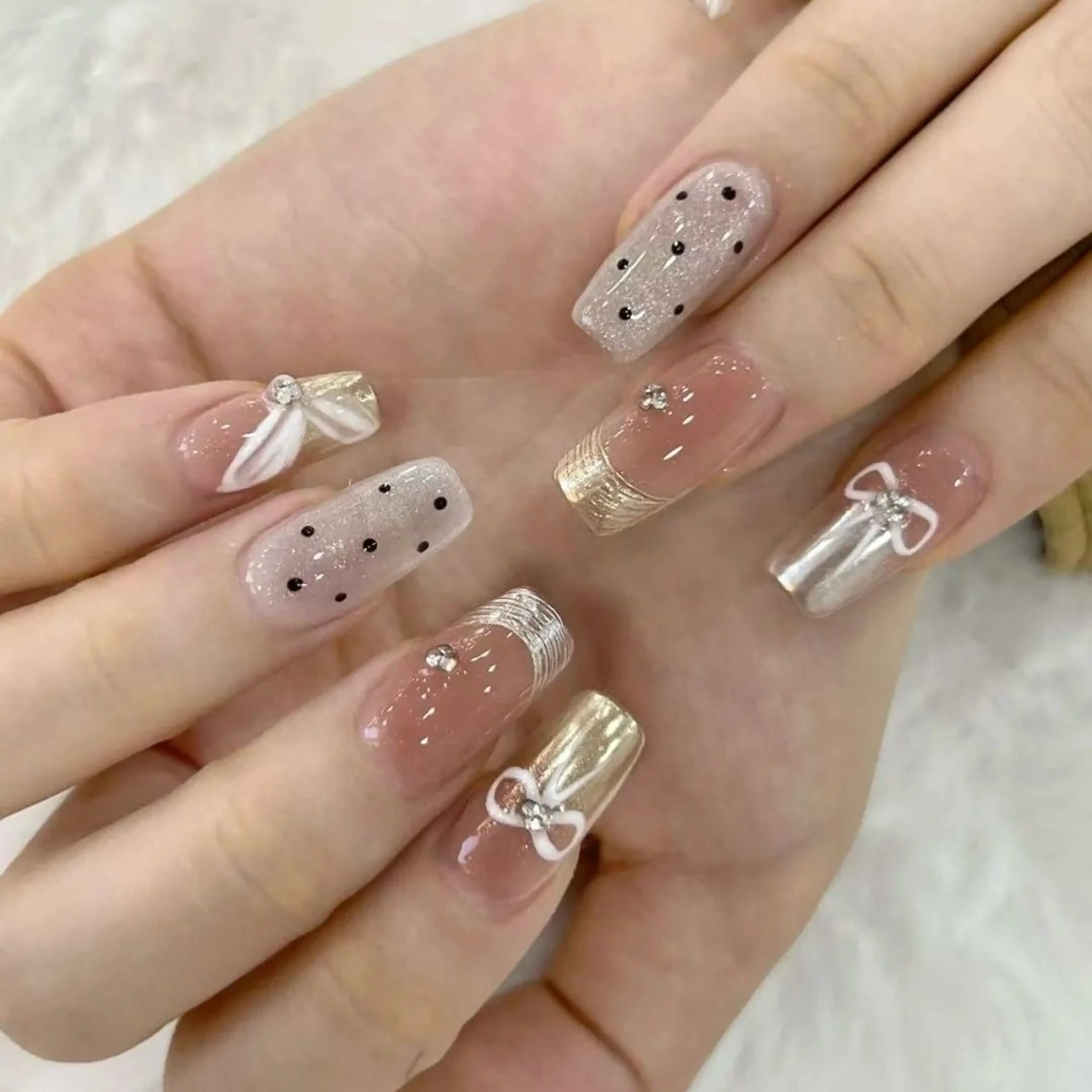 ネイル ハンドネイル ハンドケア Nova Nail Nambaのネイルデザイン