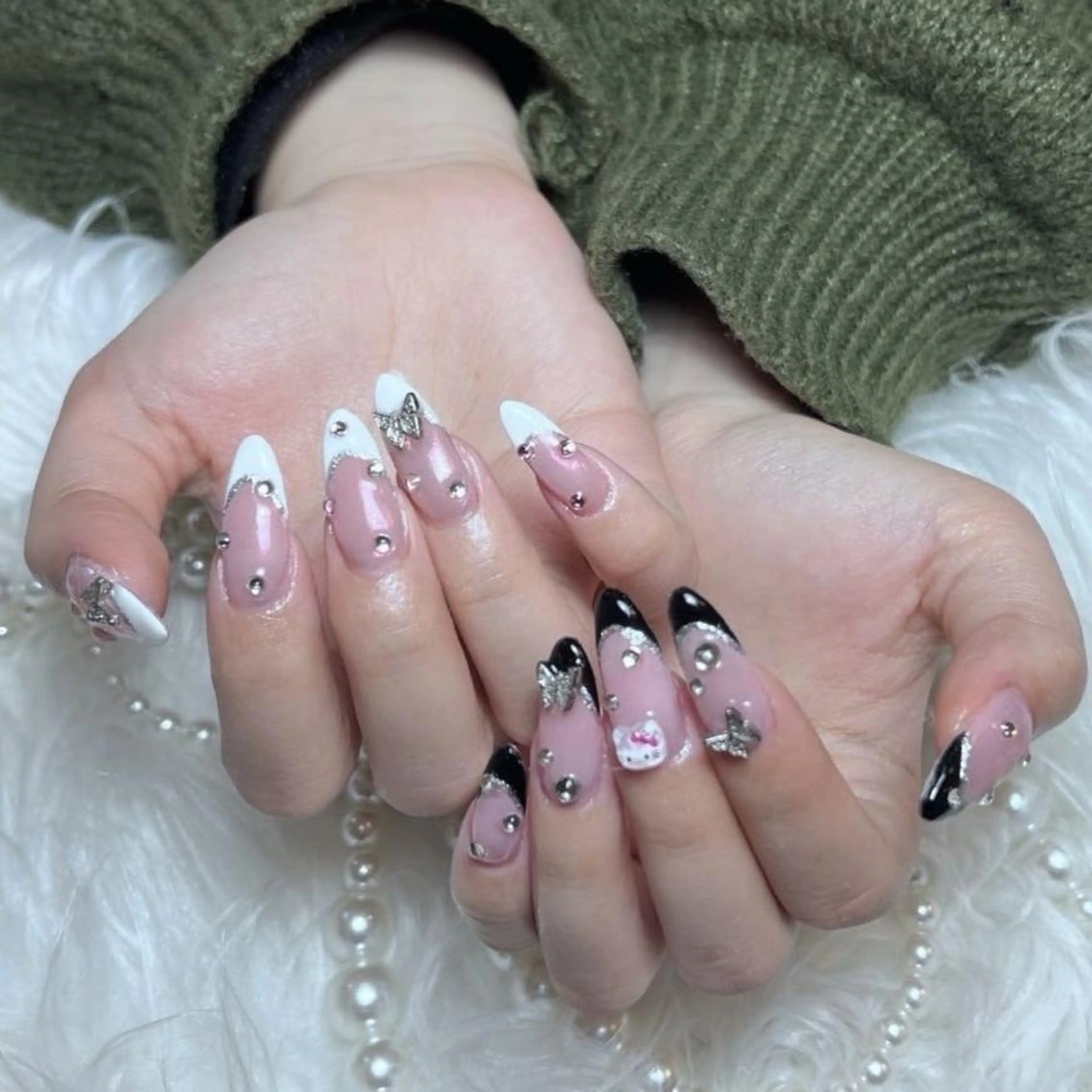 ネイル RAFFINE haru🦋🩵のネイルデザイン