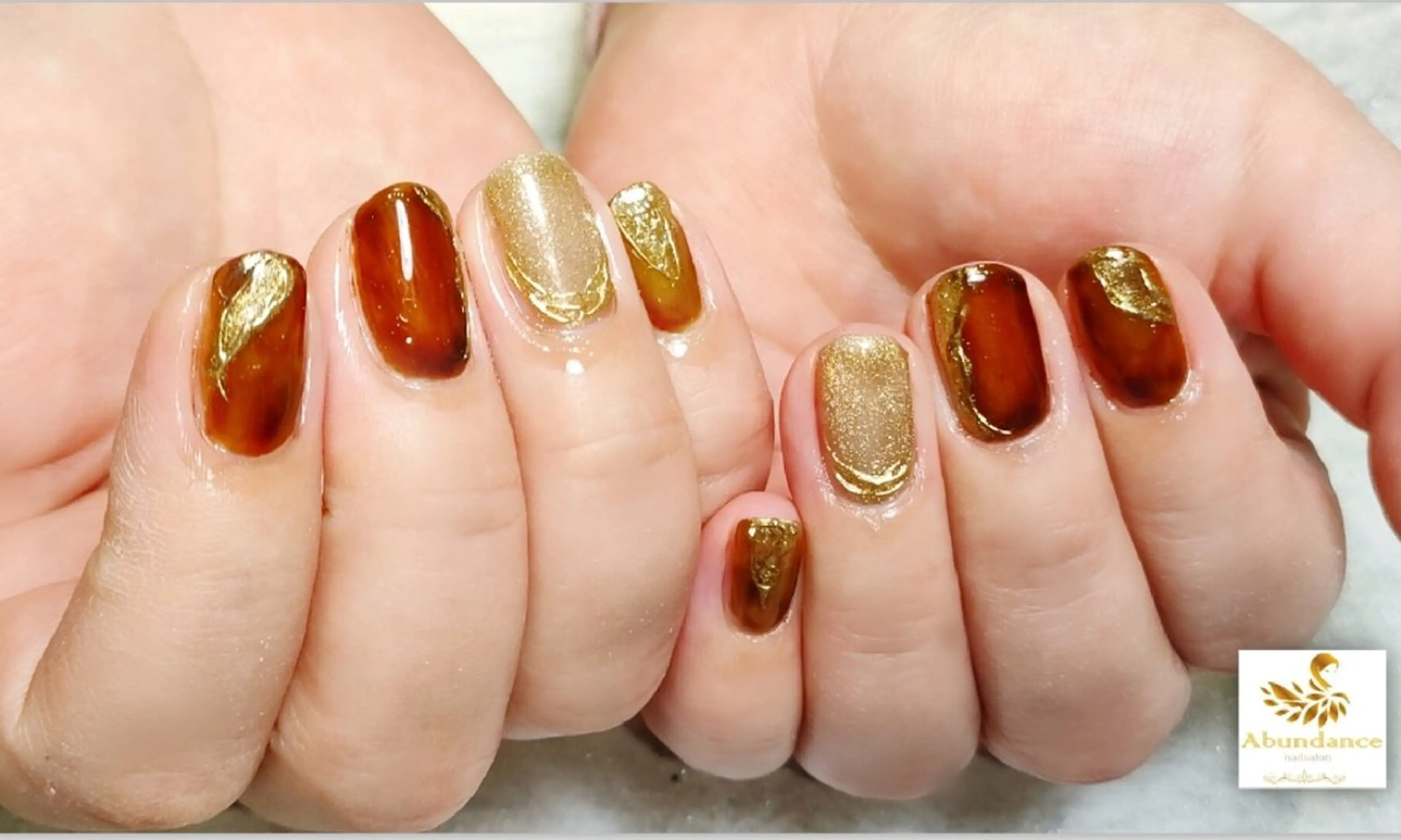 ネイル べっ甲ネイル ハンドネイル 完全予約制個室サロン Abundancesのネイルデザイン