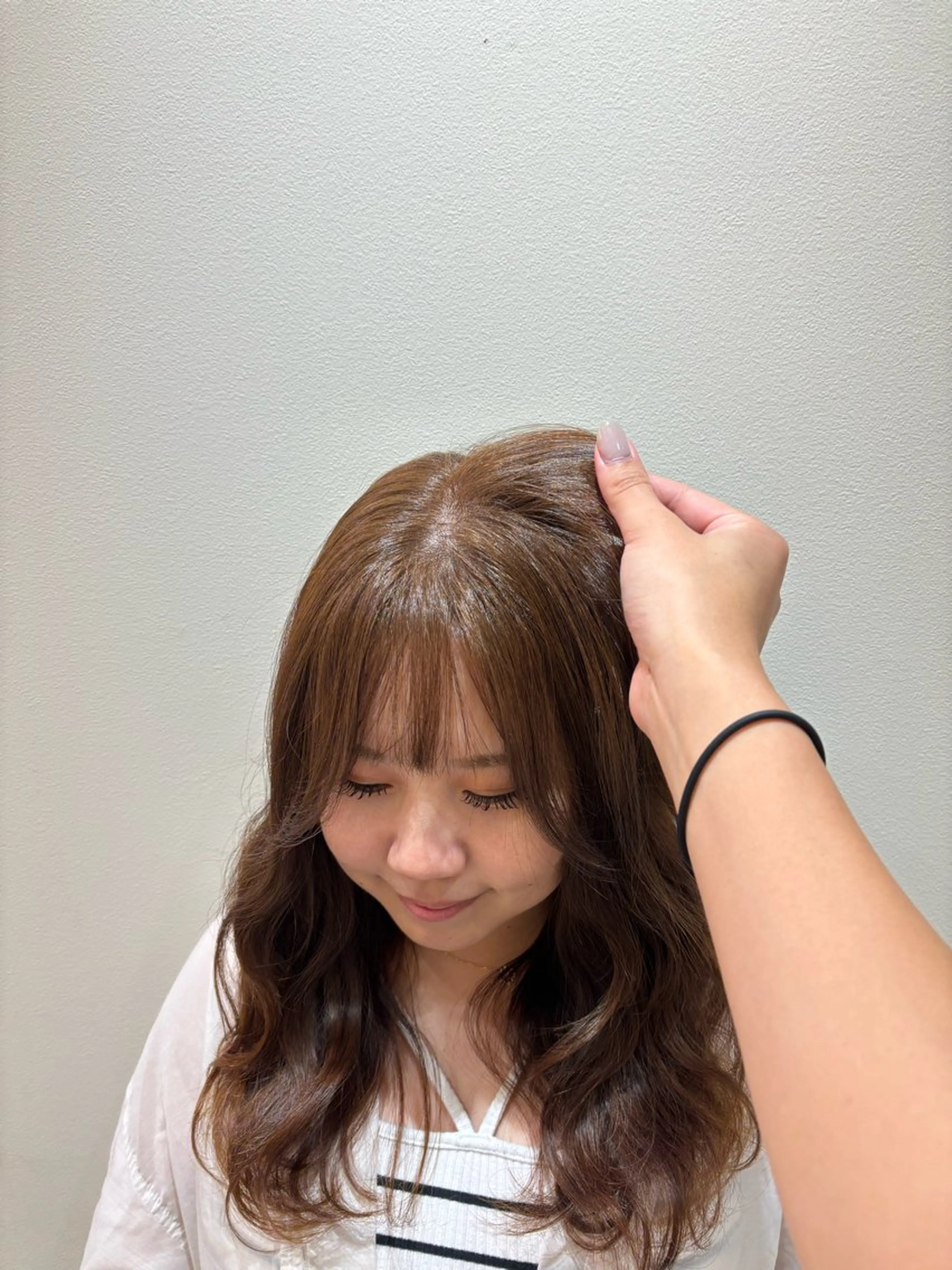 セミロング TinkerLip所属・レイヤー／ボブ／暗髪 透明感カラーChieのヘアスタイル