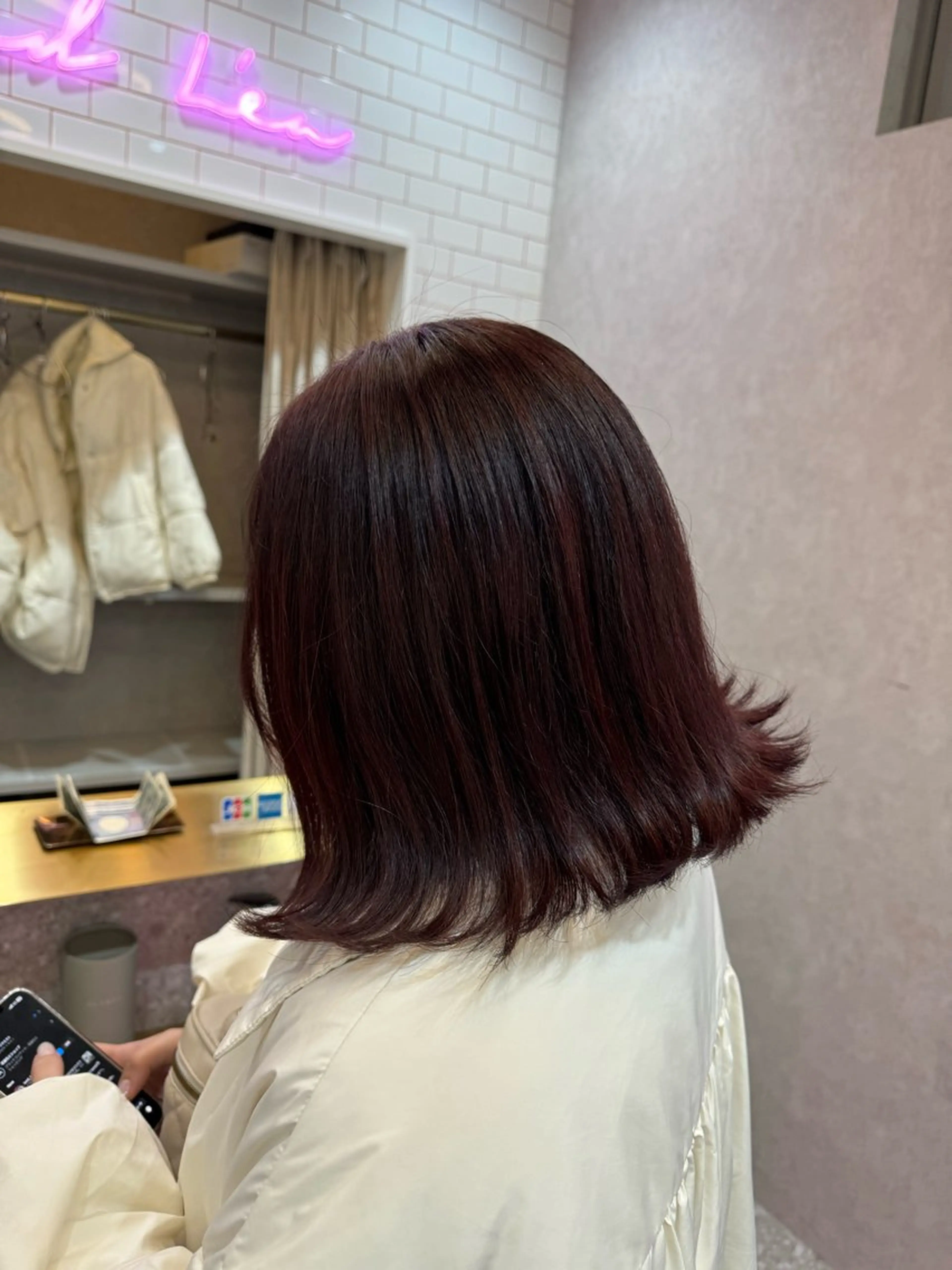 ミディアム karin ボブハイトーンのヘアスタイル
