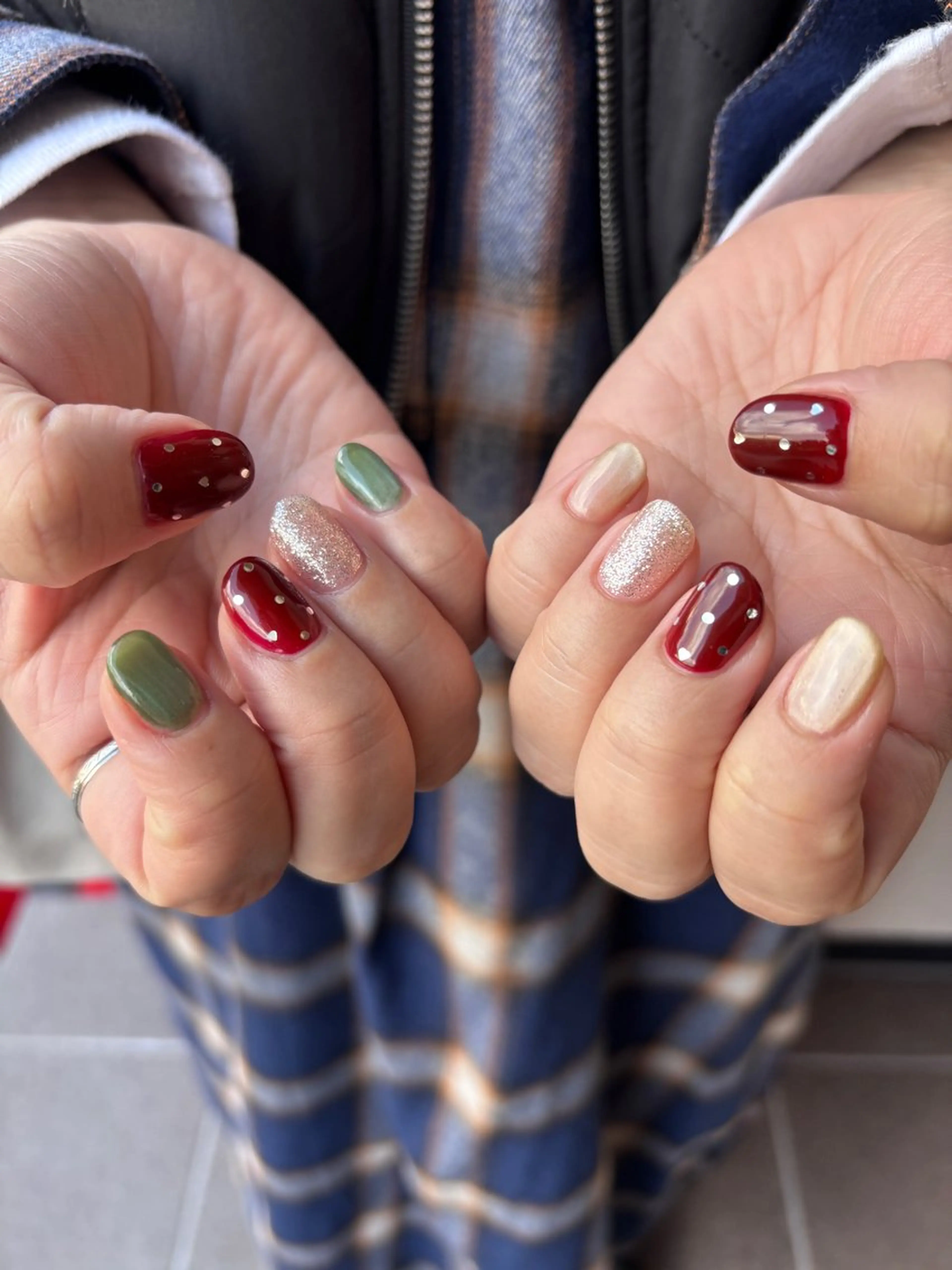 ネイル オフィスネイル ワンカラーネイル シンプルネイル 冬ネイル クリスマス ハンドネイル nail salon toki.のネイルデザイン