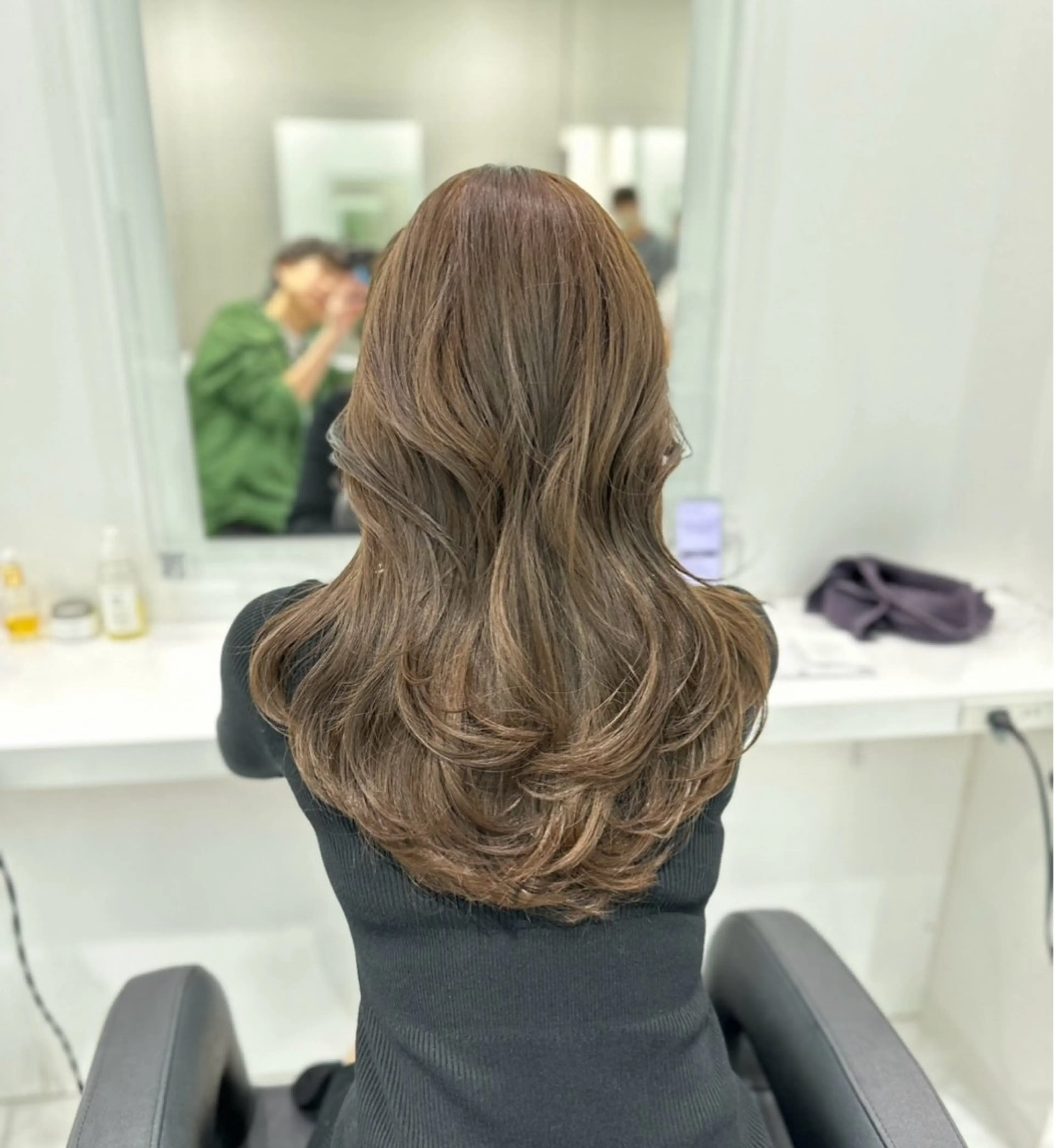 セミロング カラー ヘアアレンジ 🩵ダメージレス艶感 ハイトーン🩷のヘアスタイル