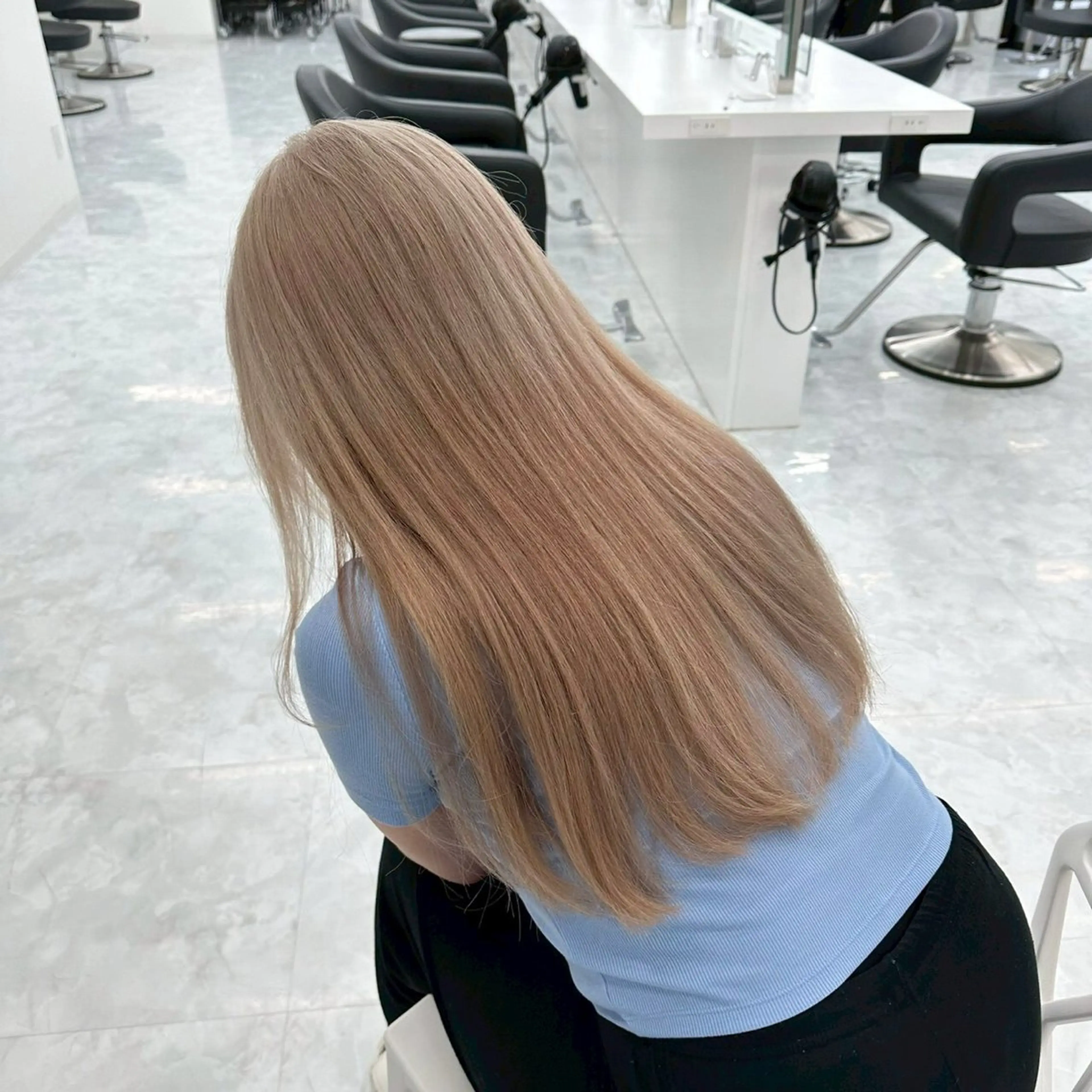 ロング カラー ヘアアレンジ ヘアカラー 🫧透明感ブリーチ 似合わせ🫧あい🫧のヘアスタイル