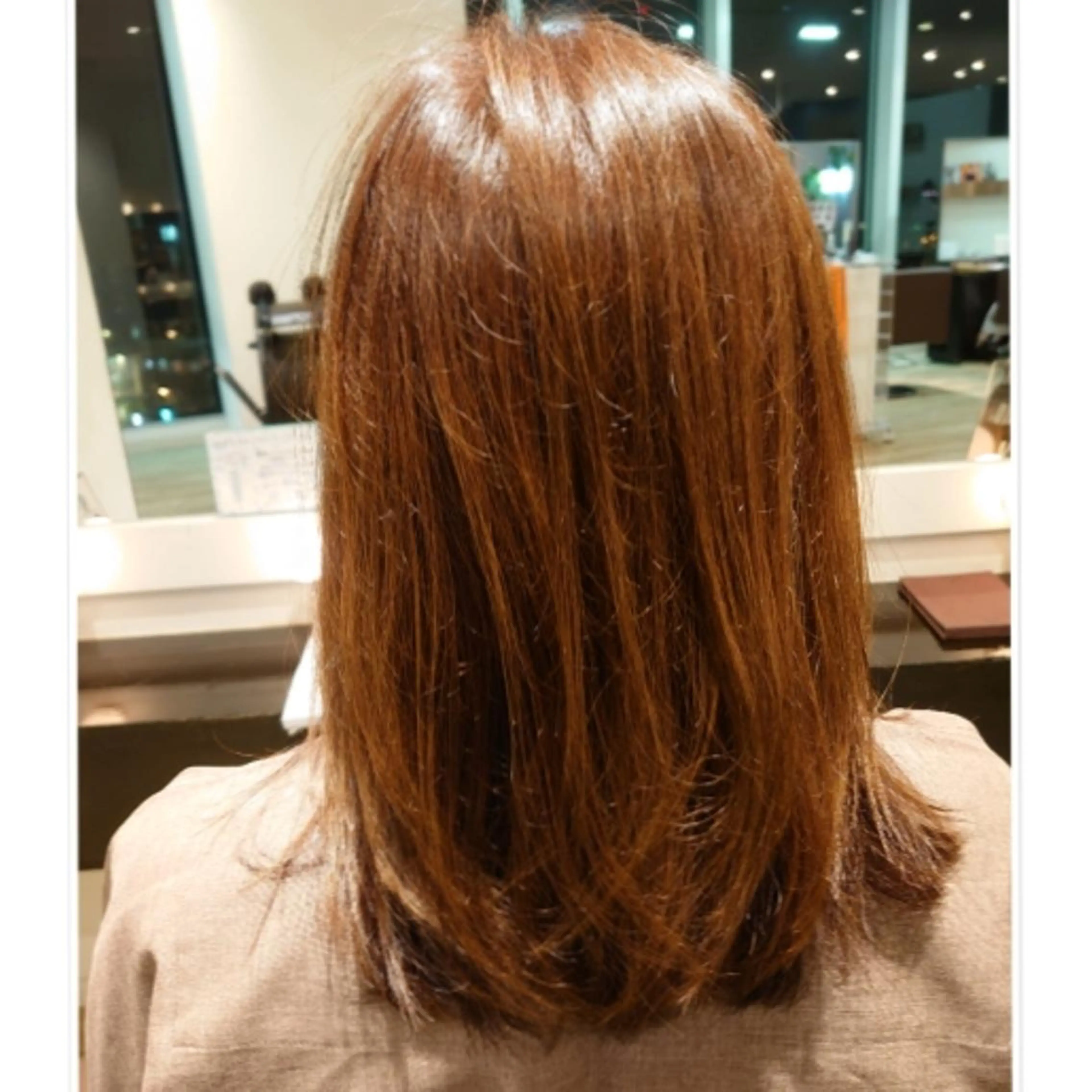 ミディアム xxxy's color flip所属・天願 ゆかのヘアスタイル