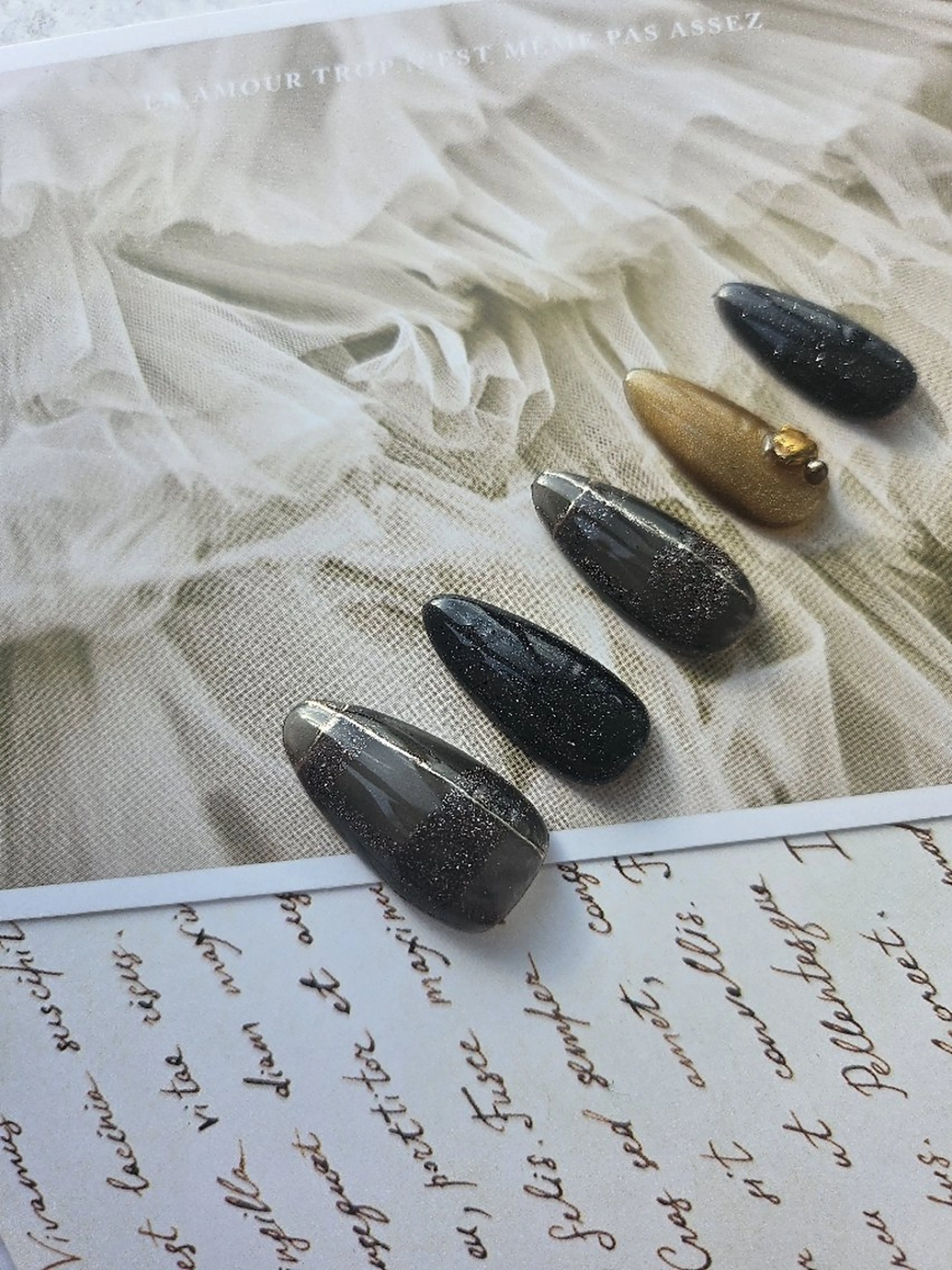 ネイル ブラウン マグネットネイル ハンドネイル Noah'snail   のネイルデザイン