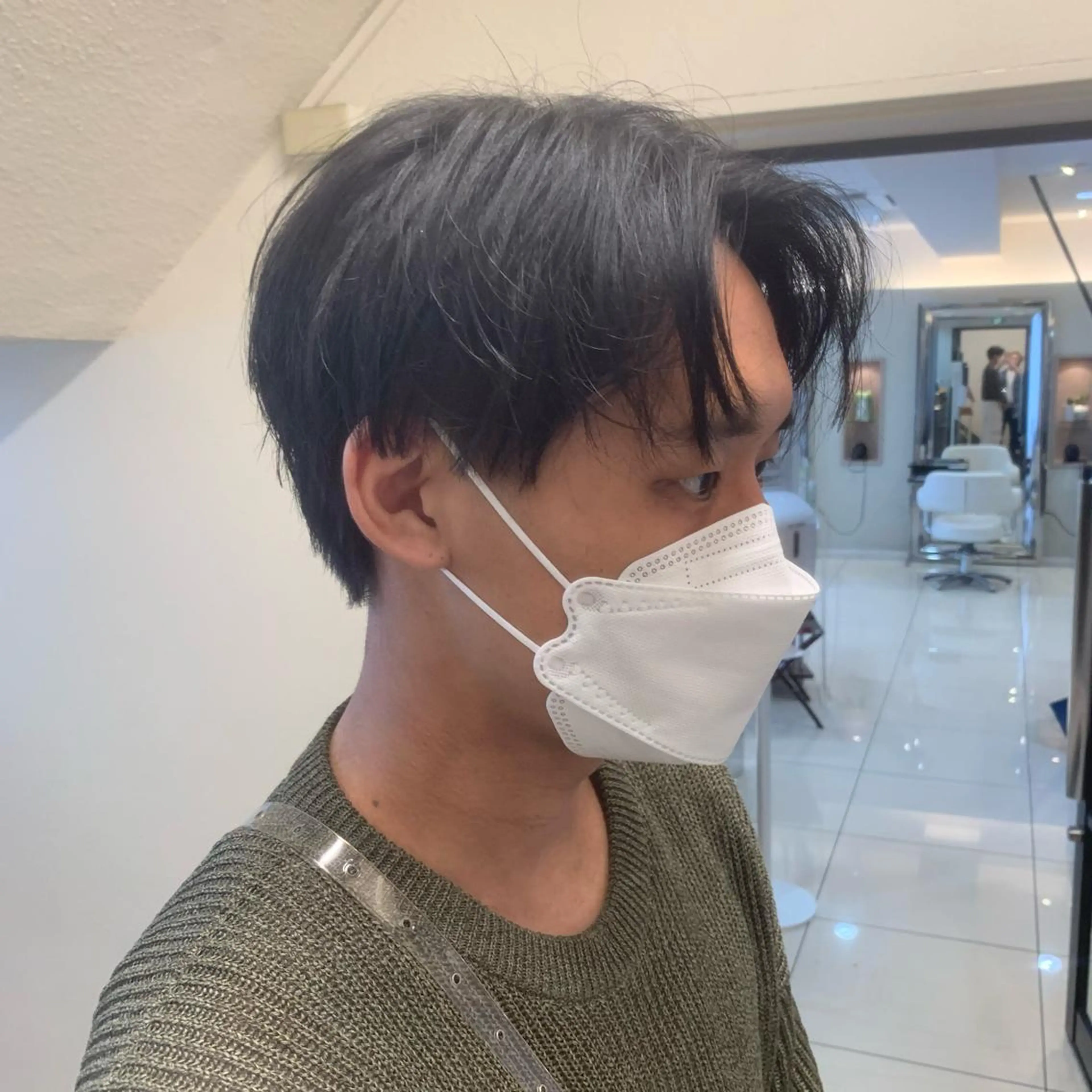 ミディアム メンズ センターパート カット 透明感カラー/ くびれヘア/館岡俊平のヘアスタイル