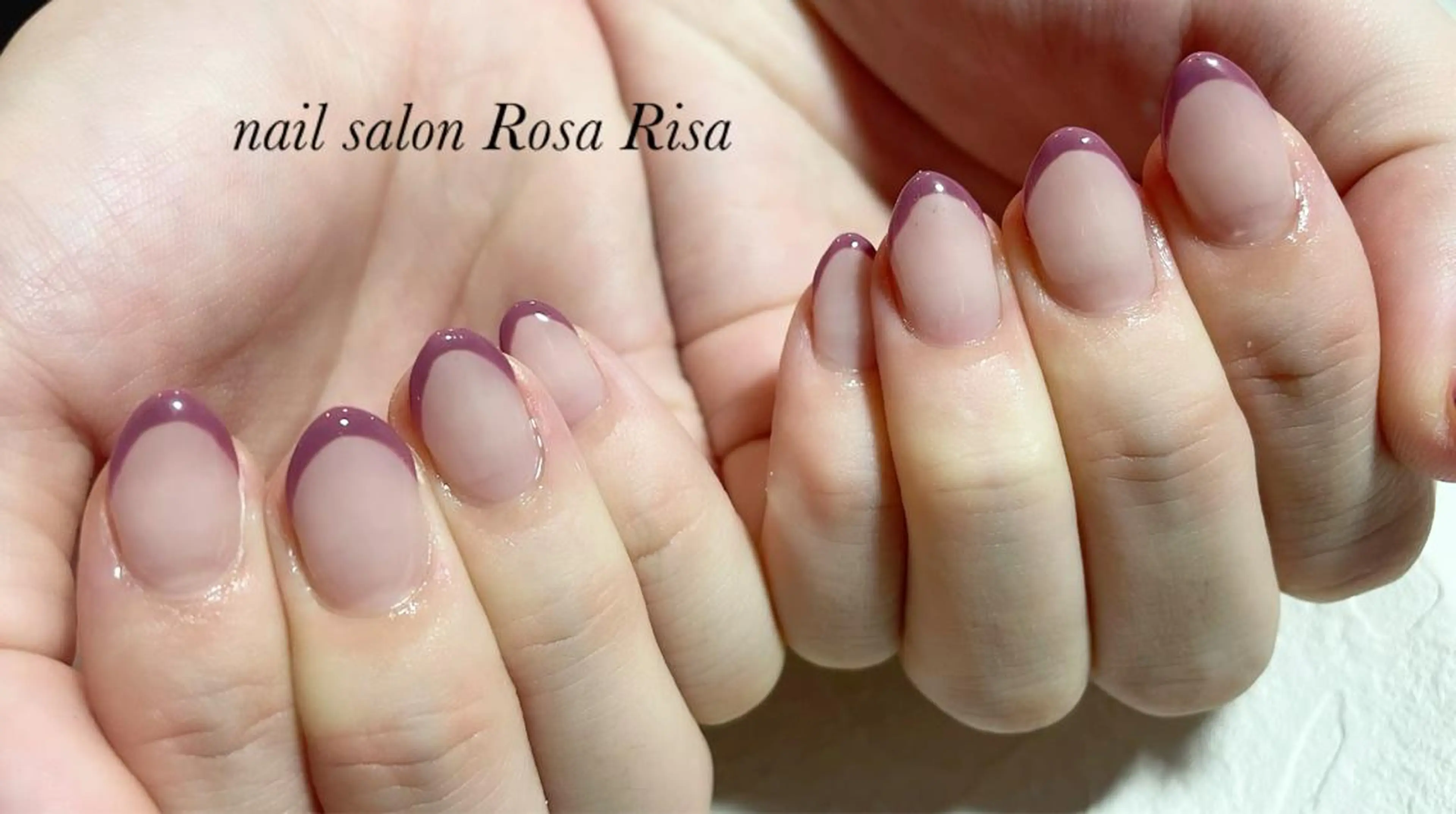 ミディアム ネイル フレンチネイル ネイルスタジオ シェイクユアハンズのネイルデザイン