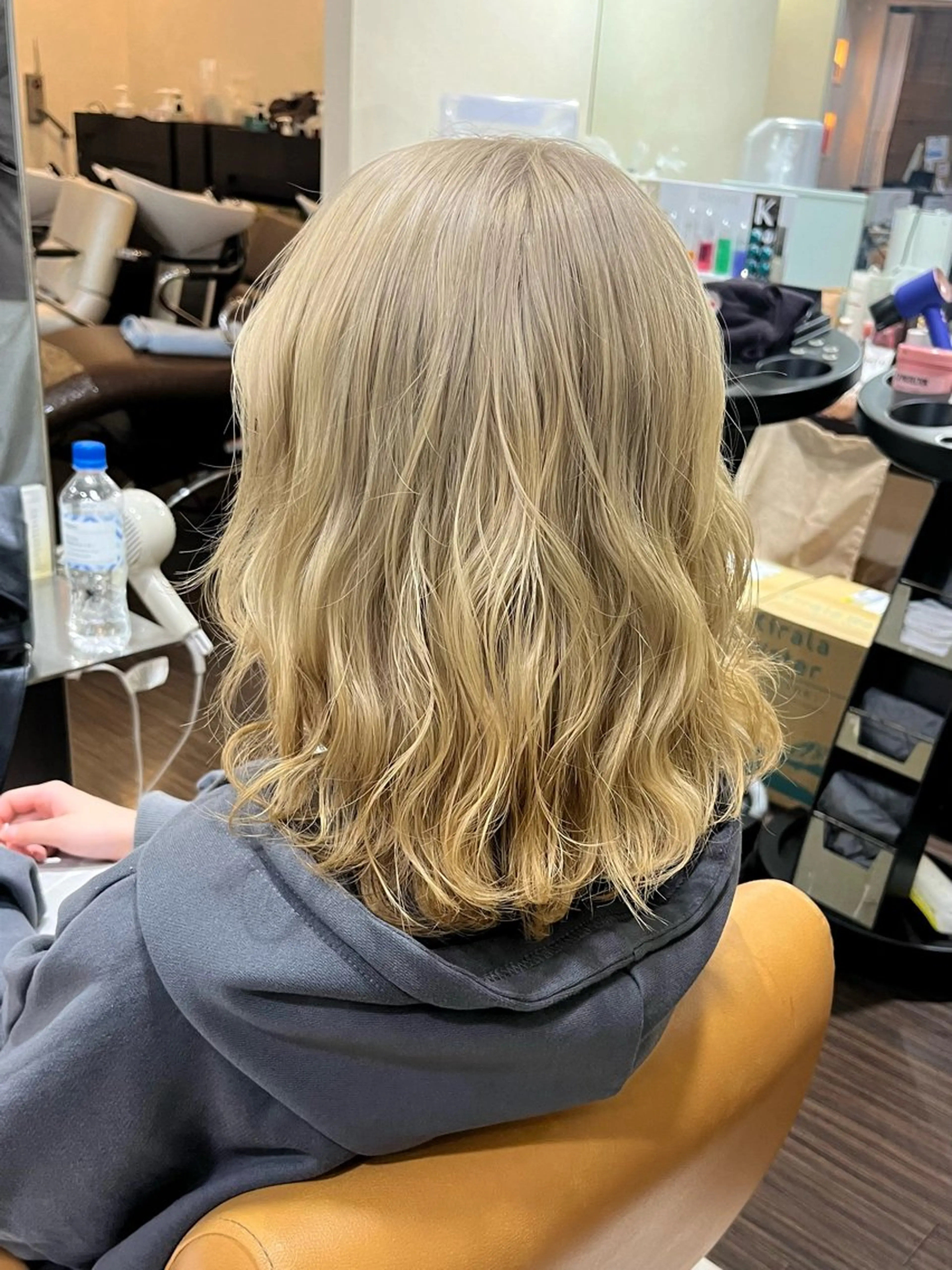 30歳以下限定︎🌟リタッチブリーチ+オンカラー︎+毛先メンテナンスカット🌟(根元2cmまで)︎🌟の写真