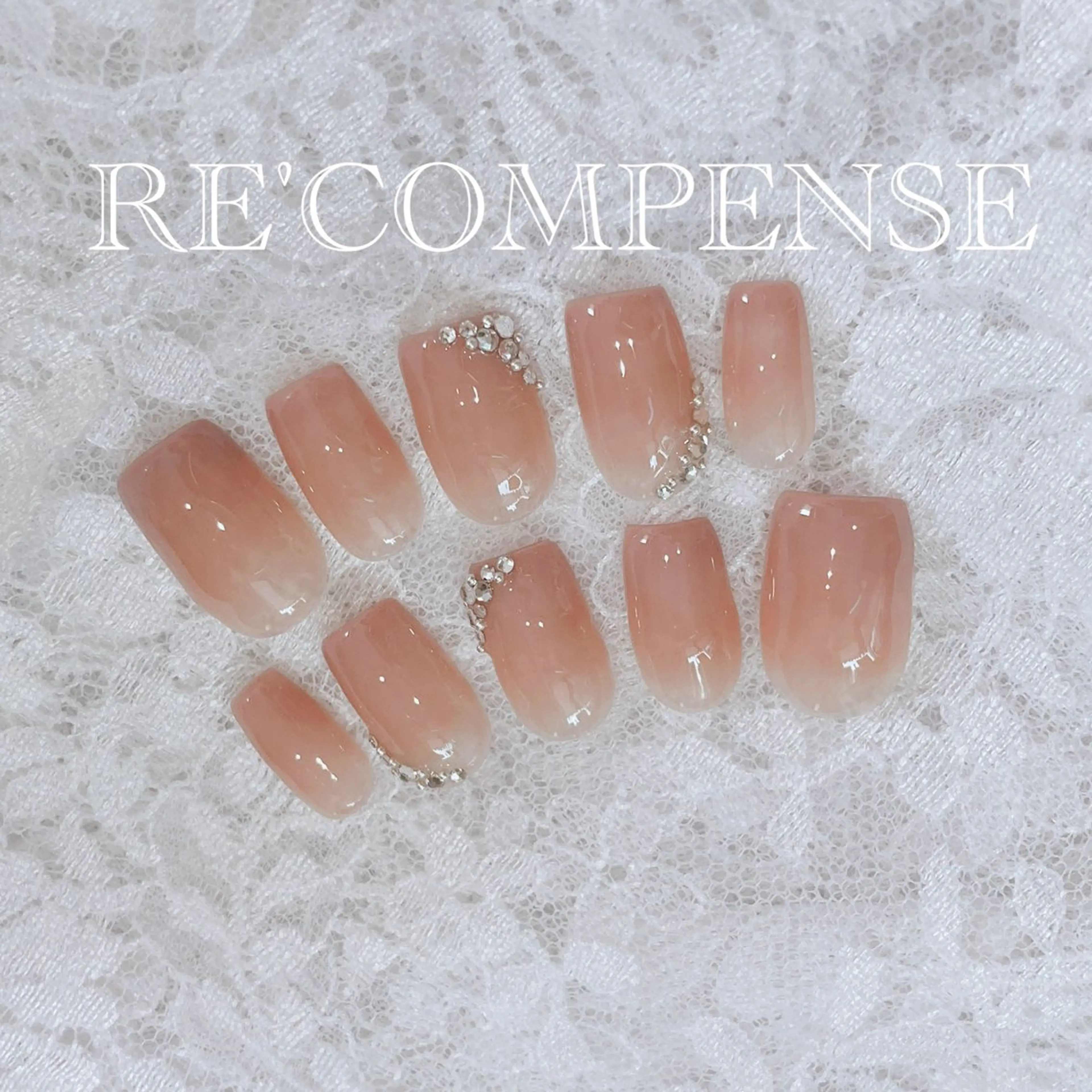 ネイル ネイルチップ ブライダルネイル RE'COMPENSE所属・れこん ぱんすのネイルデザイン