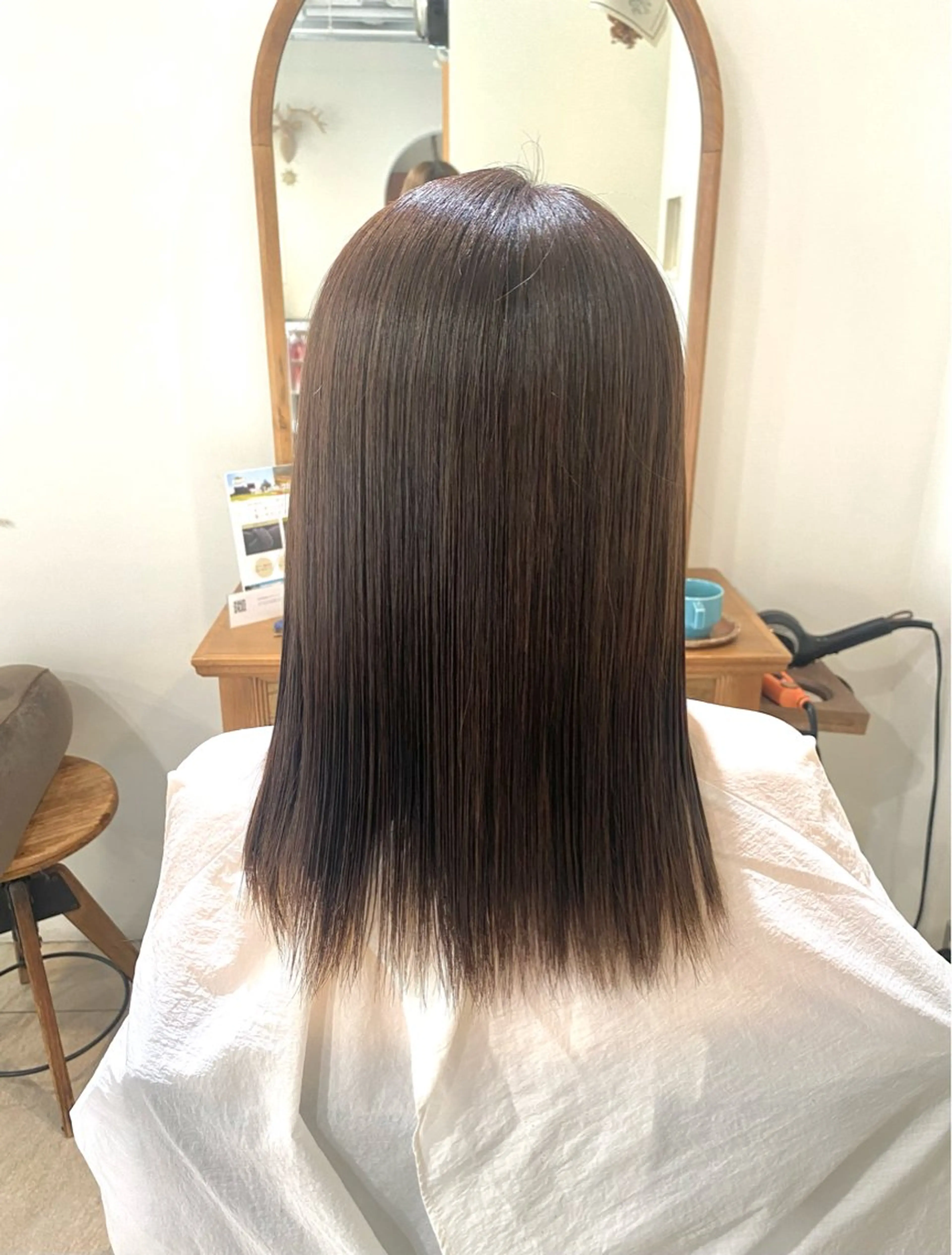 セミロング ヘアカラー LiC えりのヘアスタイル