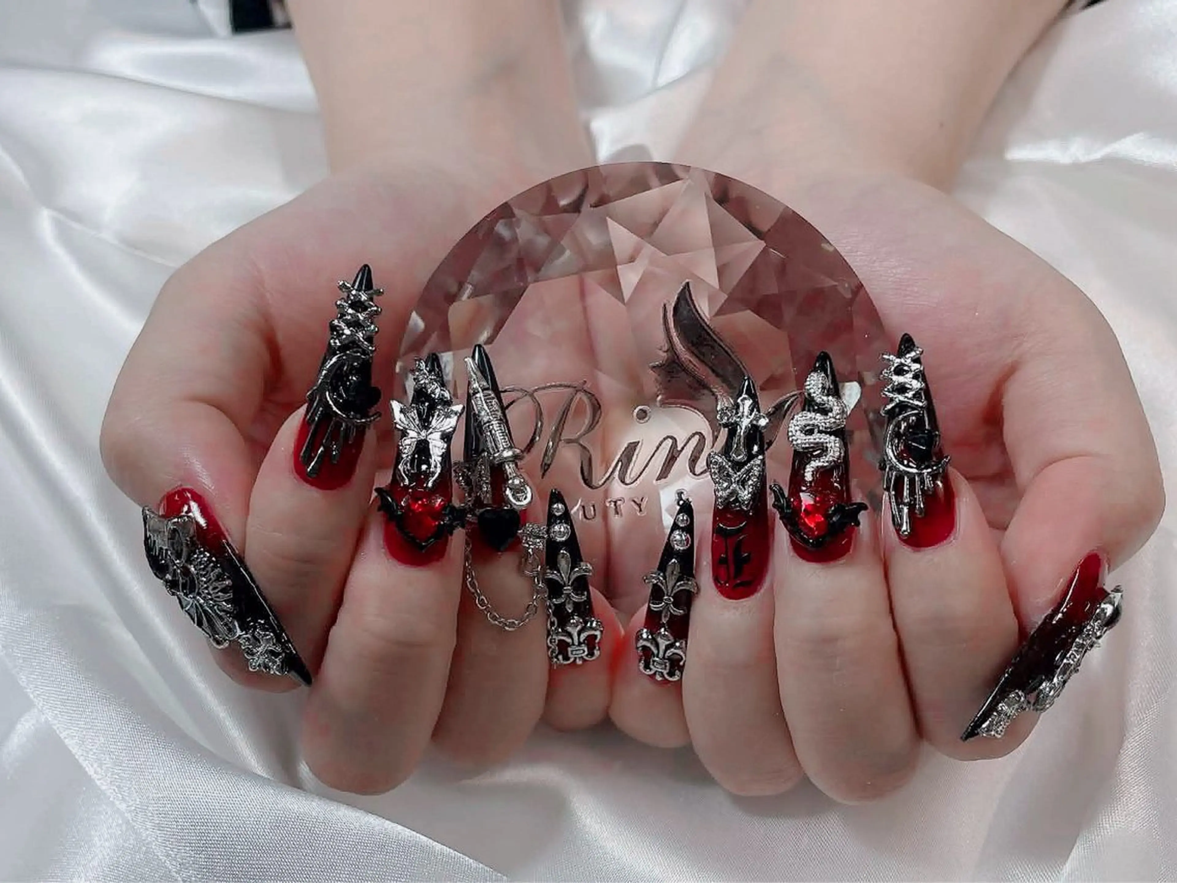 ネイル リサネイルサロン所属・リサ ネイルサロンのネイルデザイン