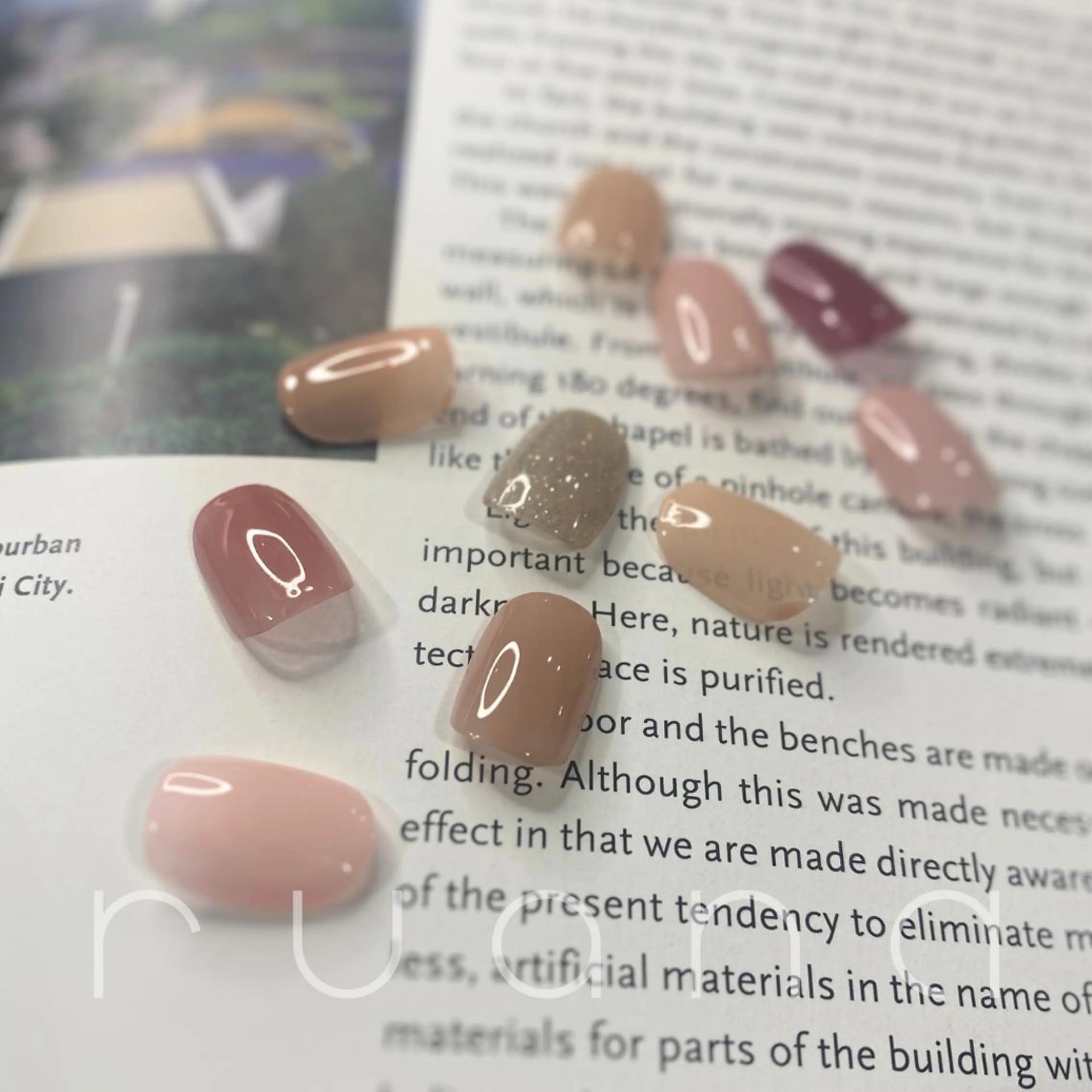 ネイル クリアネイル ワンカラーネイル ニュアンスネイル🧡 rionaのネイルデザイン