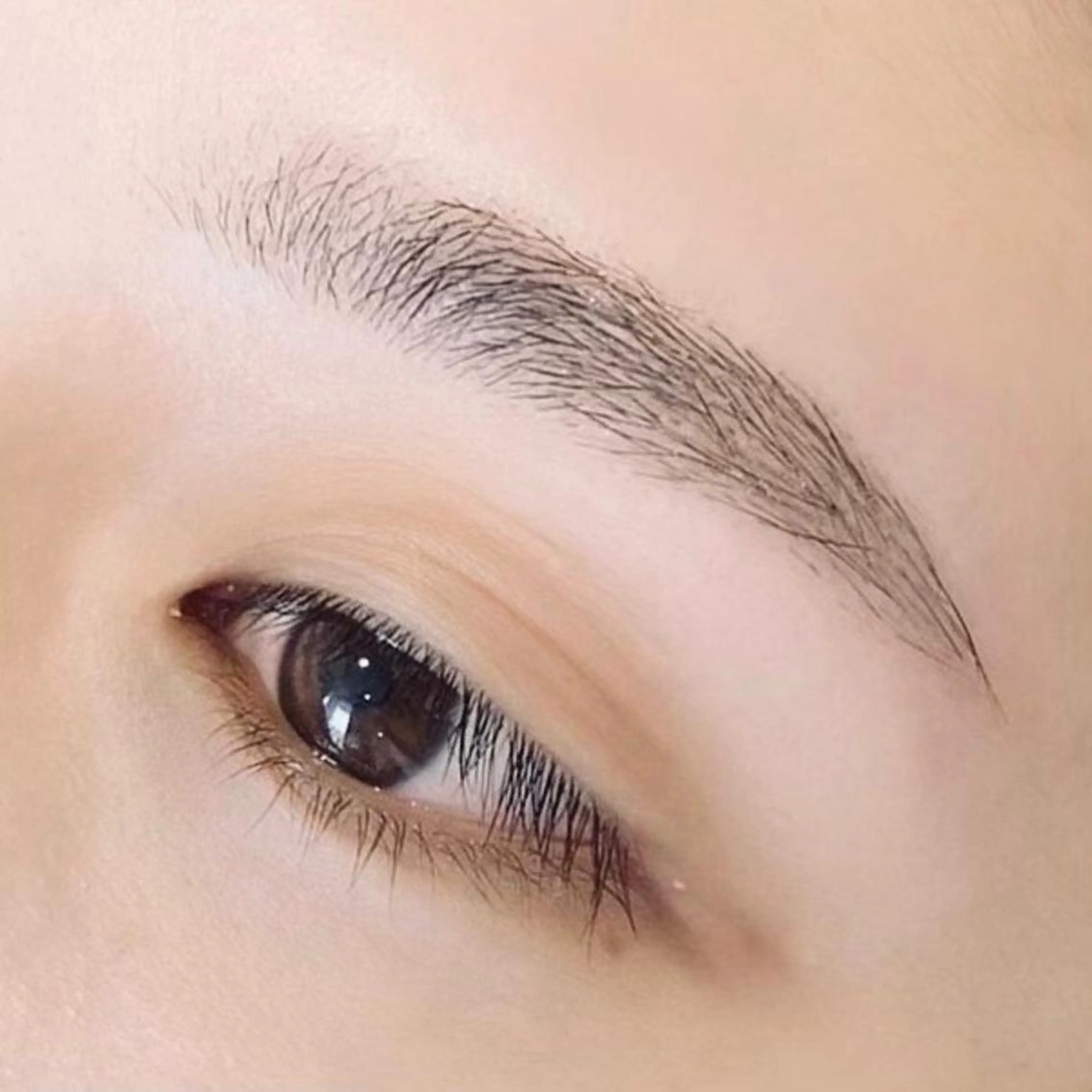 アイブロウ ビューステージ アイブロウイストの眉毛・アイブロウイメージ